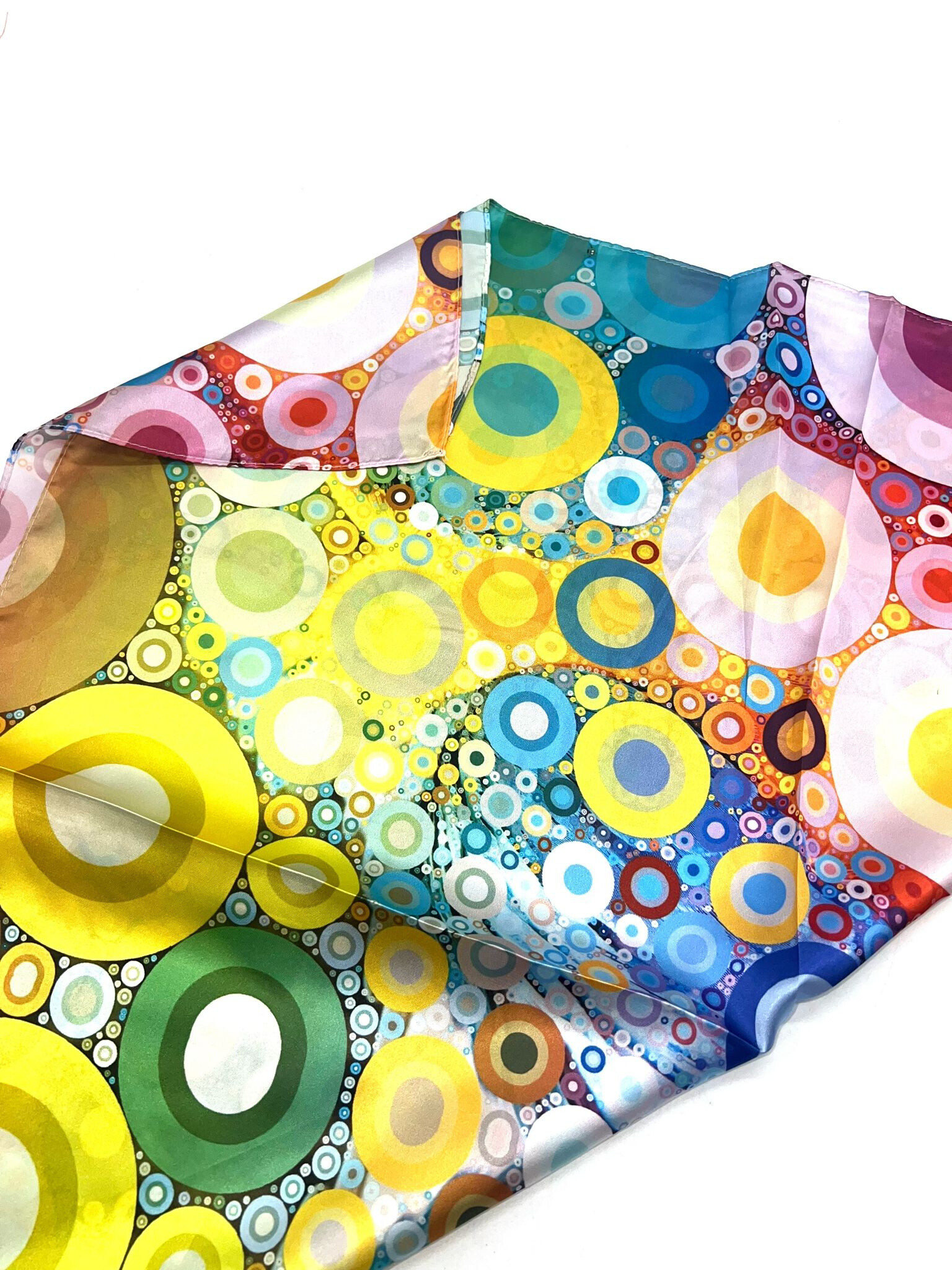 Wholesaler LINETA - #47 Silk touch scarf 70x70 cat pattern
