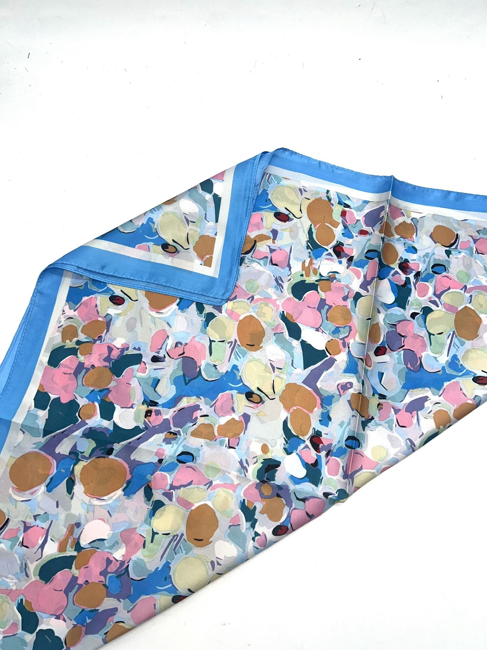 Wholesaler LINETA - Small square scarves touched colored silk