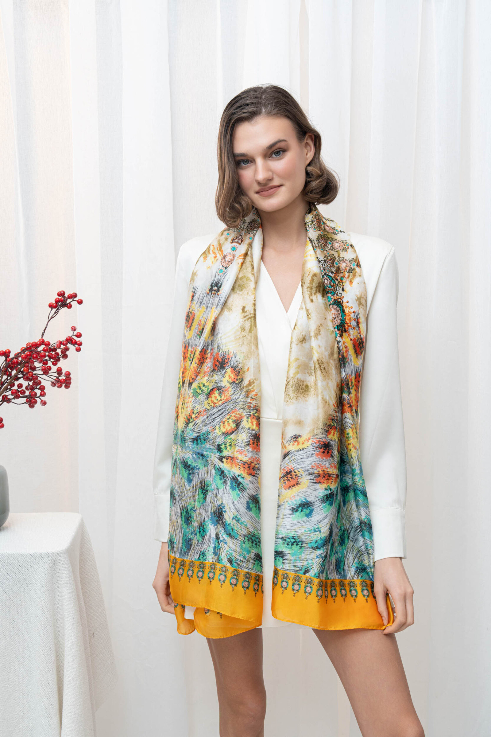 Großhändler LINETA - LN-27 Seidenschal mit Blumenmuster