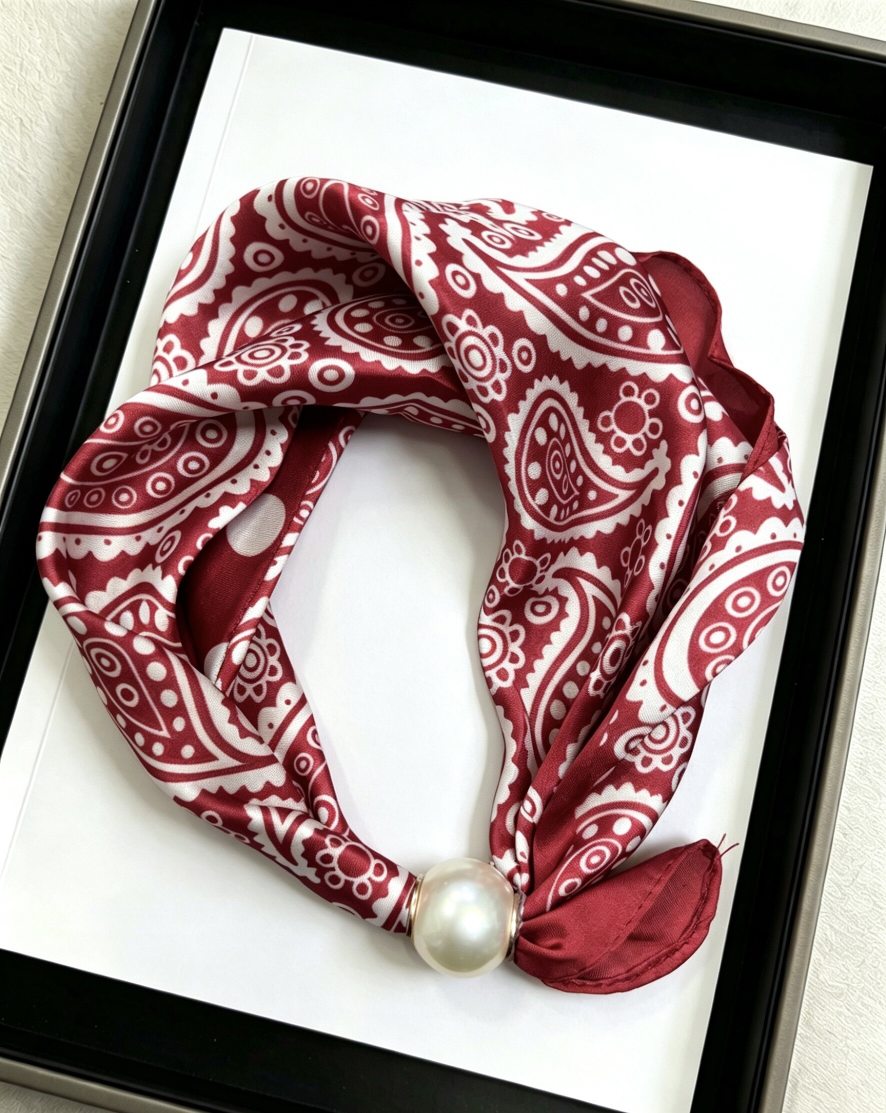 Grossiste LINETA - PERLE-79 Foulard satine avec attache perle magnetique