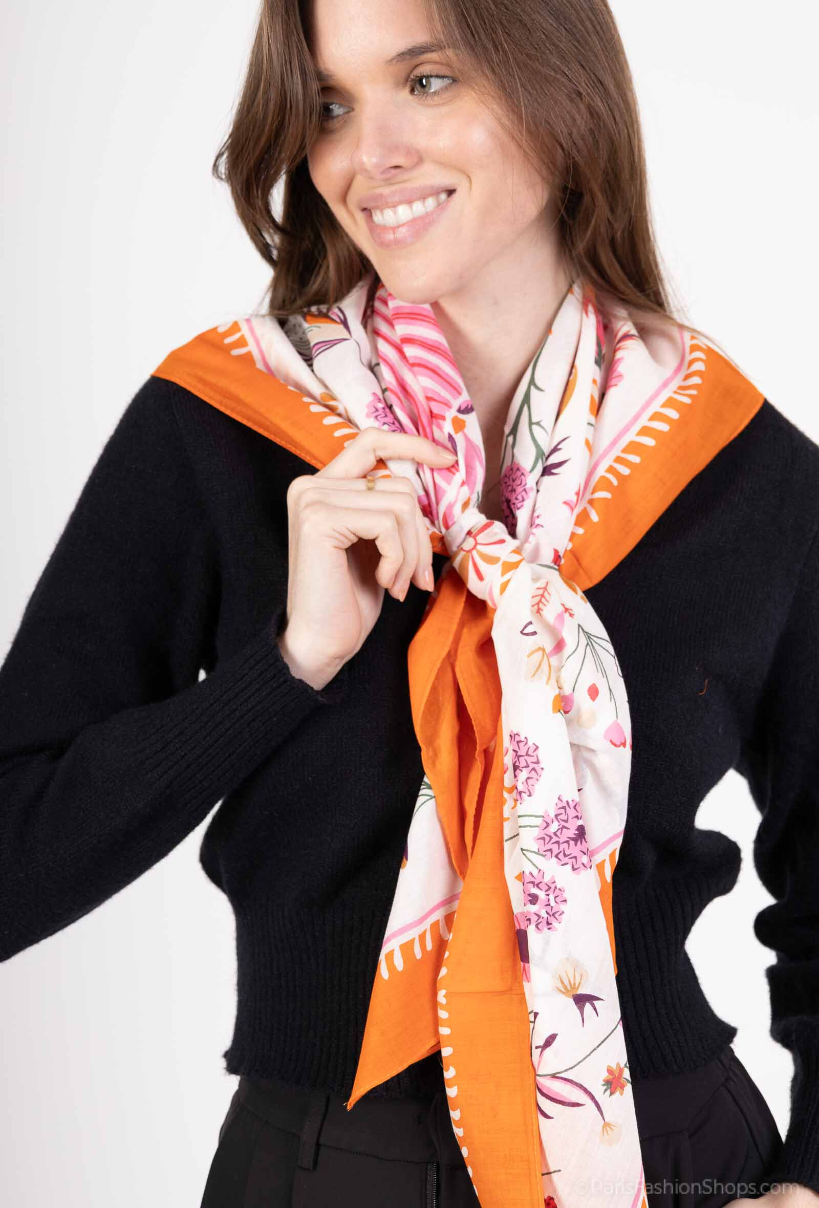 Wholesaler LINETA - Large square Indian cotton scarves with floral print
