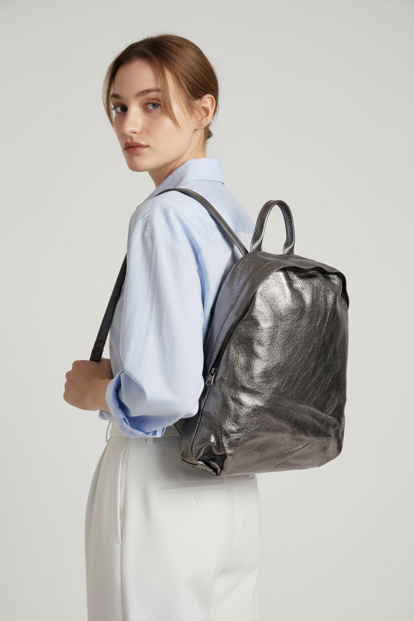 Wholesaler LISA DEI - Women's laminated genuine leather backpack