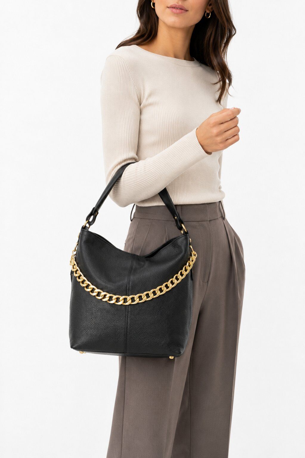 Wholesaler LISA DEI - Women's genuine leather handbag with chain
