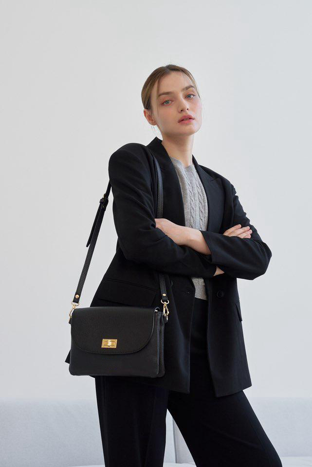 Wholesaler LISA DEI - Women's genuine leather crossbody bag