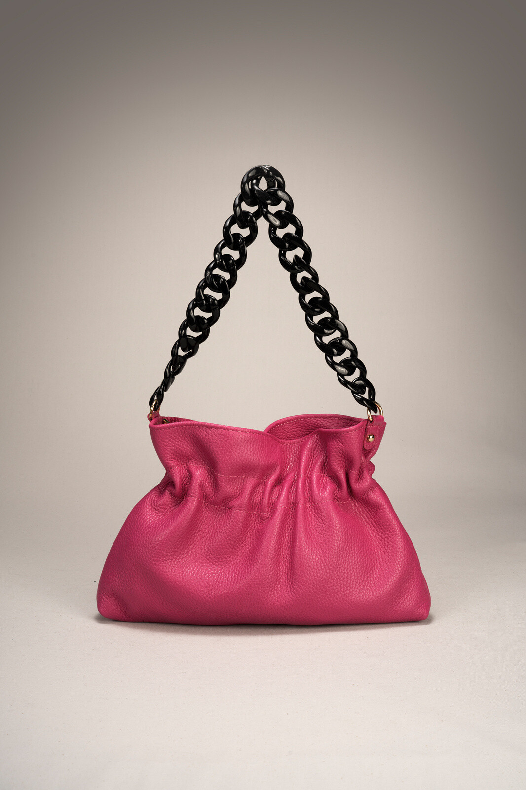 Grossiste LISA DEI - Sac à bandoulière en cuir réel avec chaîne noire