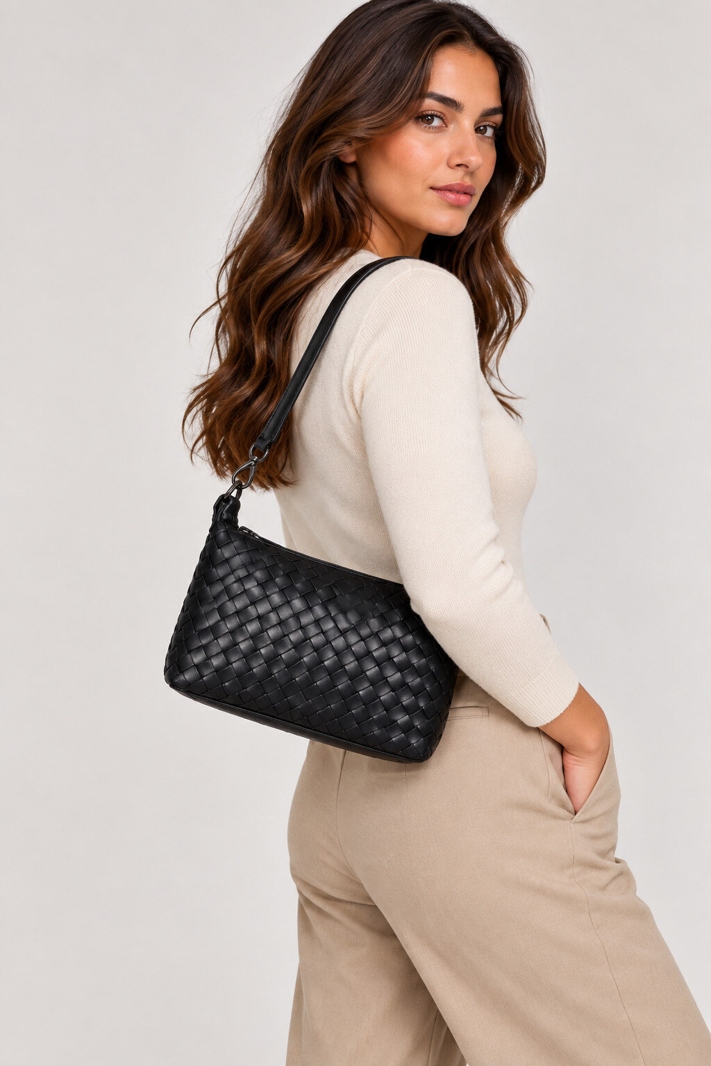 Wholesaler LISA DEI - SIENA shoulder bag in genuine woven nappa leather