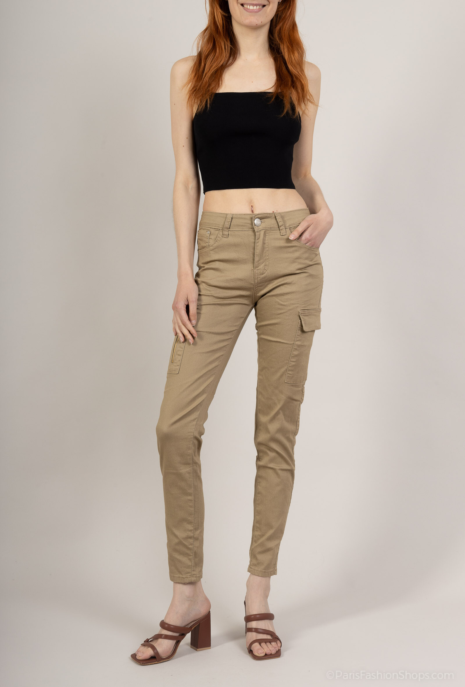 Grossiste LISA PARIS - Jeans beige avec poche cargo