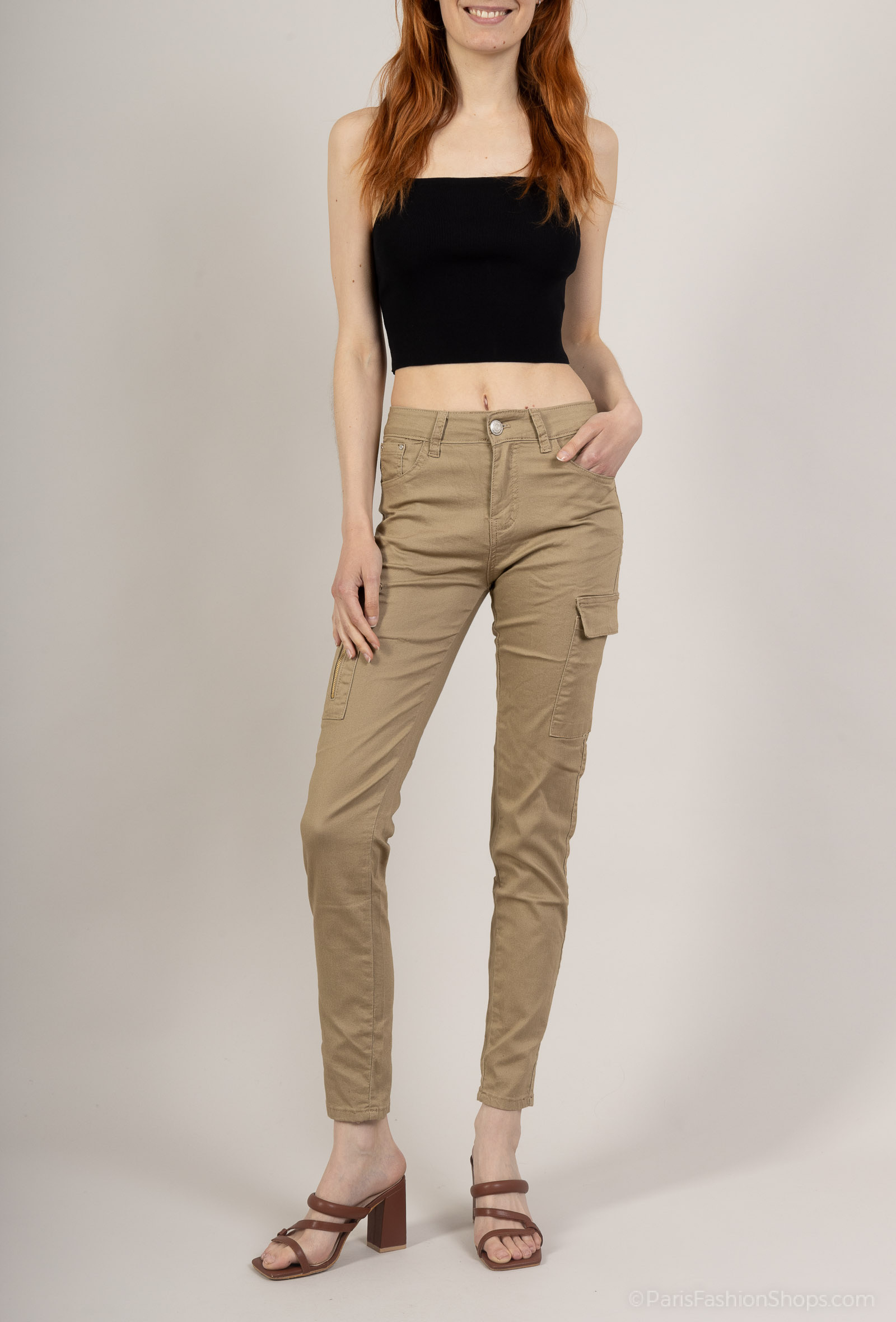 Mayorista LISA PARIS - Jeans beige con bolsillo de carga