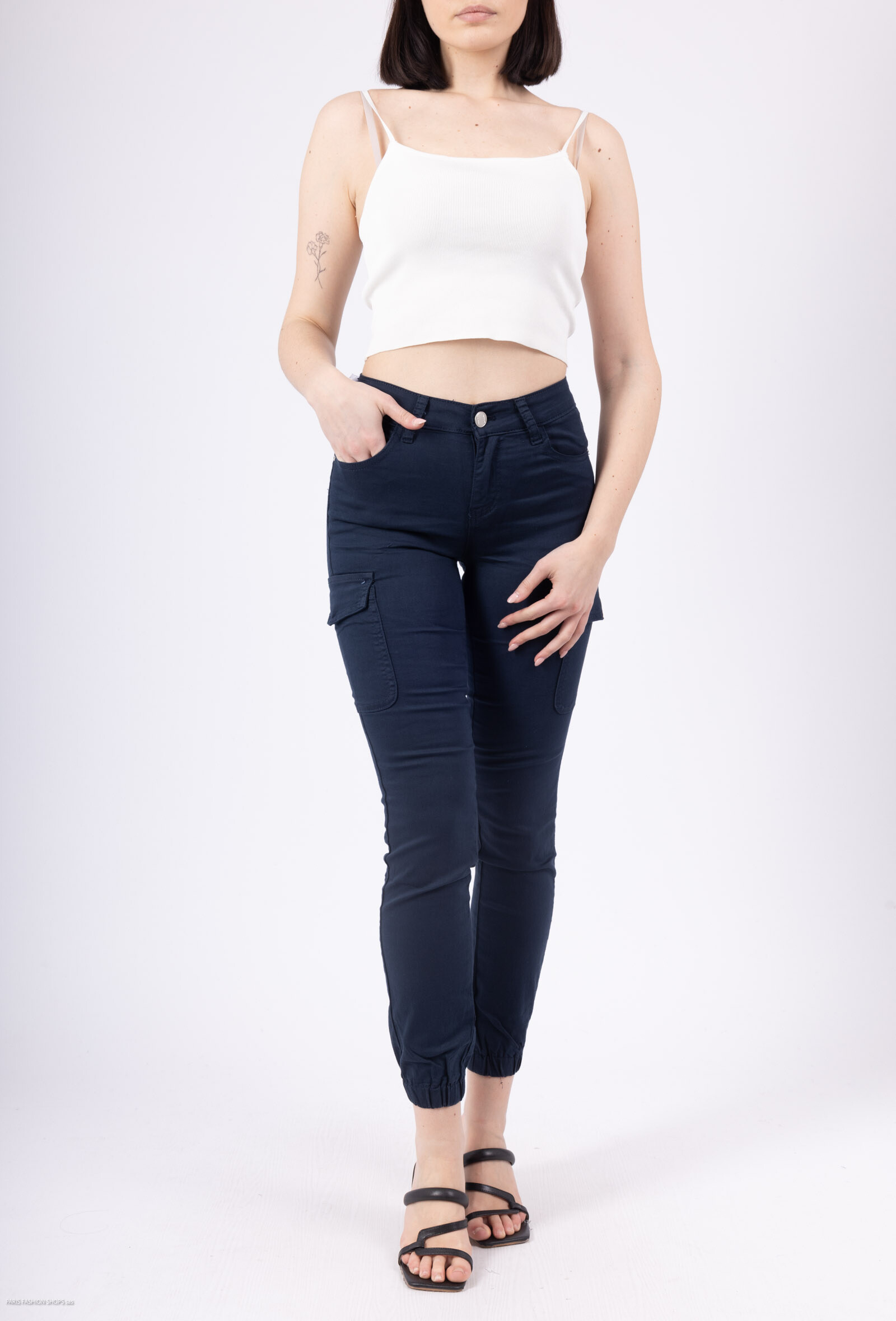 Grossiste LISA PARIS - Jeans bleu marine avec poche cargo