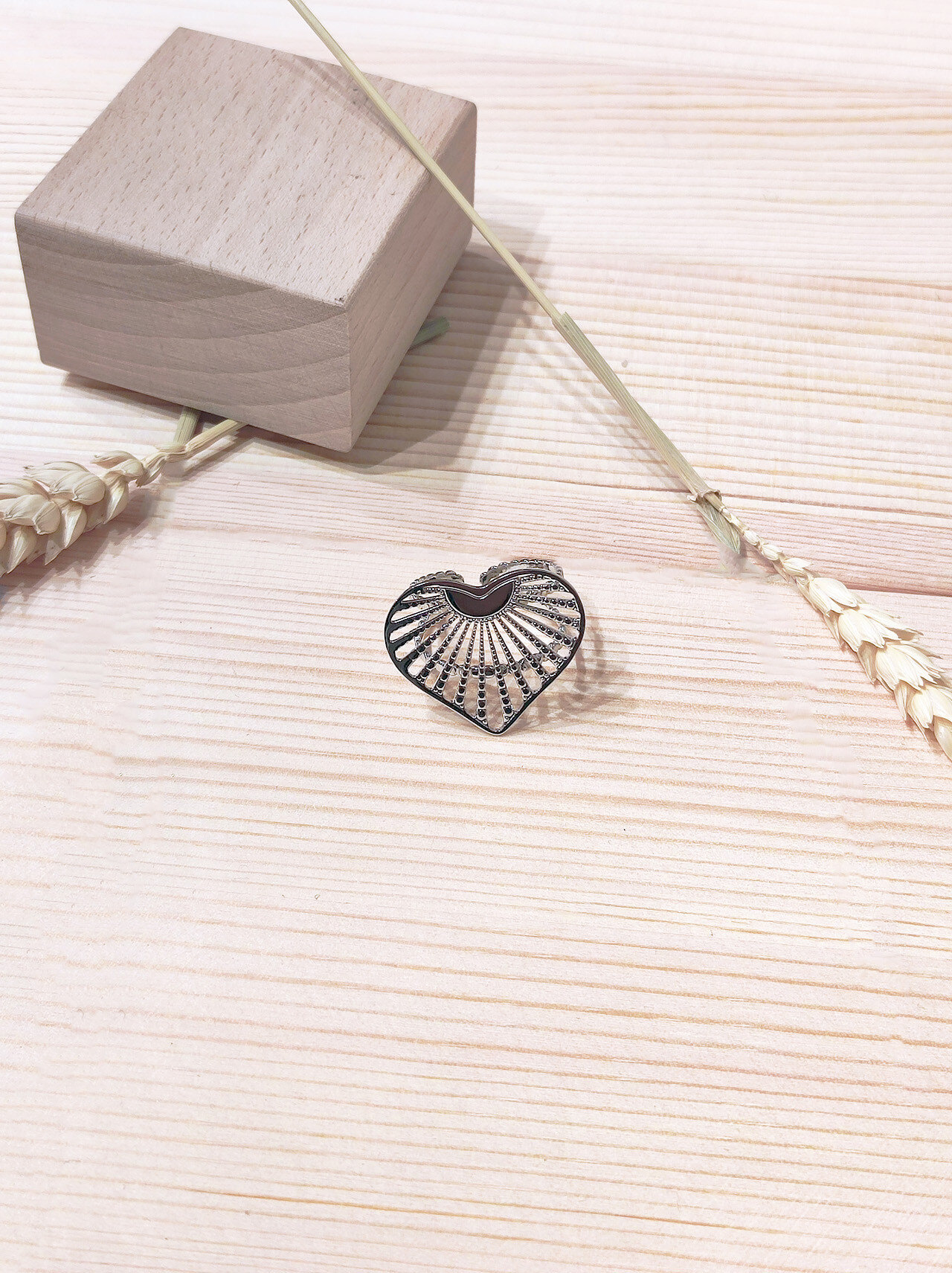 Wholesaler Lolilota - Ring heart sunrays