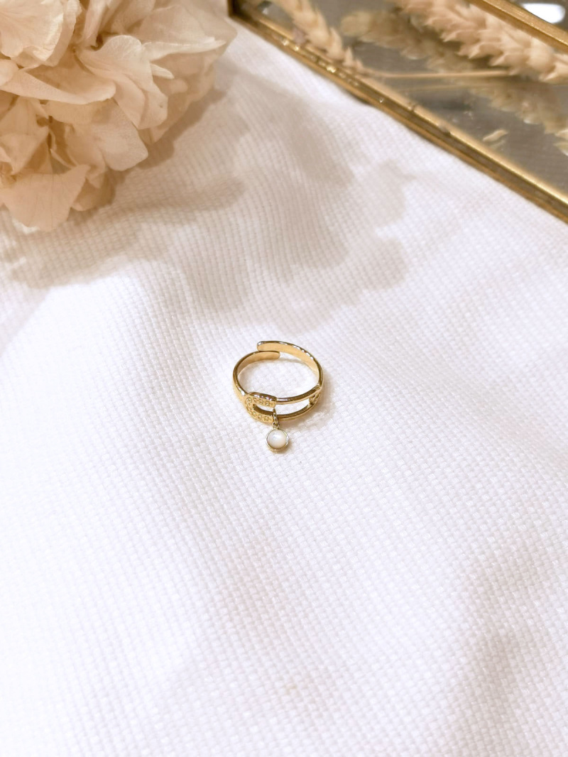 Wholesaler Lolilota - Pin ring with a mother-of-pearl charm in stainless steel