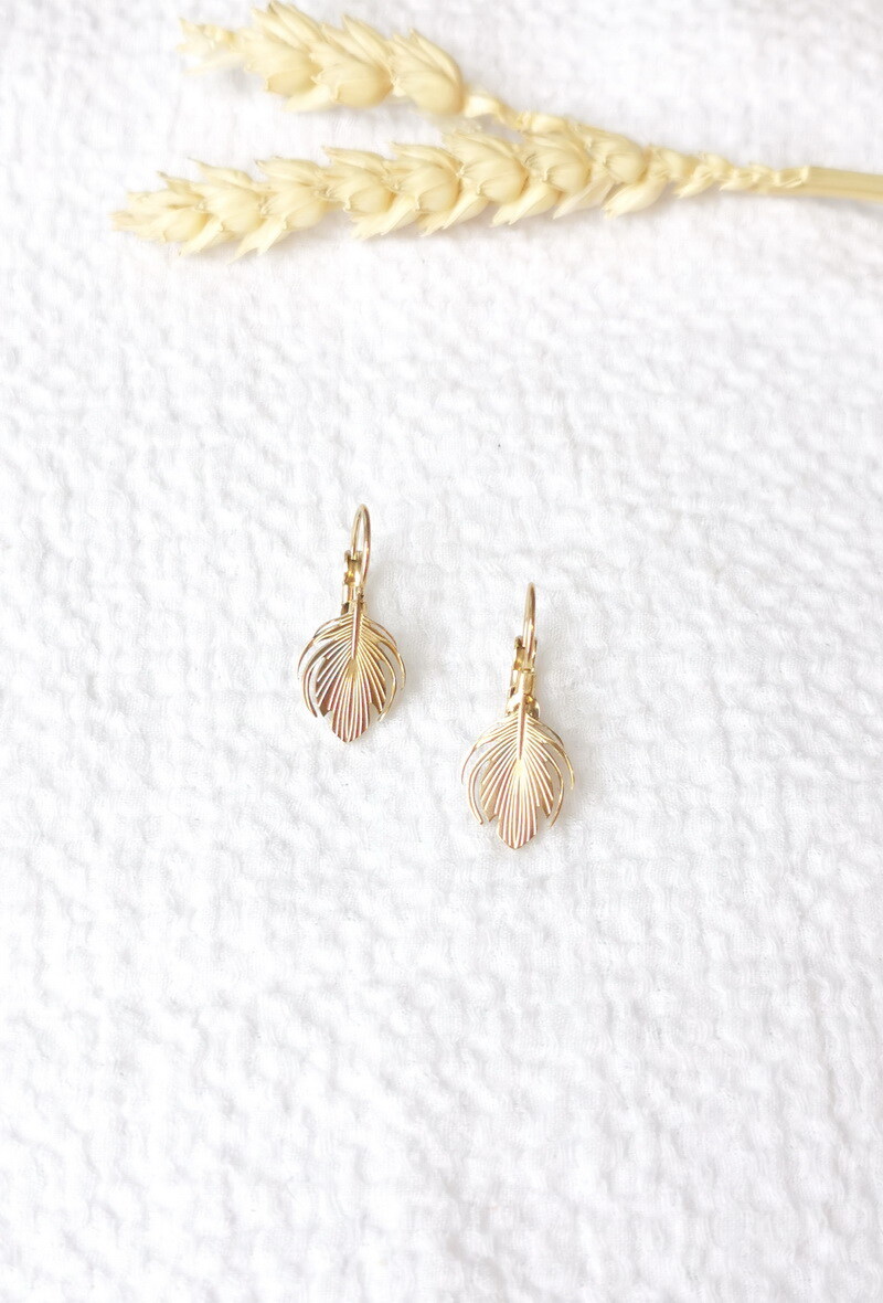 Grossiste Lolilota - BOUCLE D'OREILLE FEUILLE EN ACIER INOXYDABLE