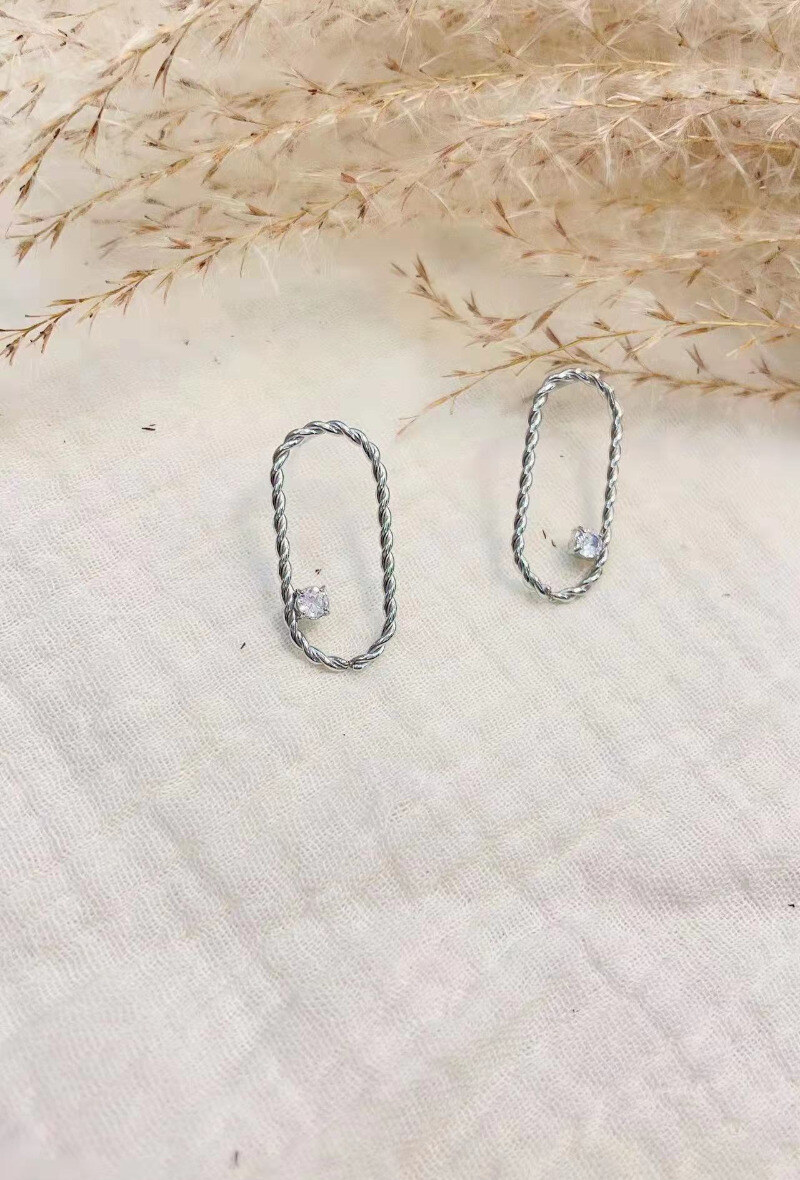 Wholesaler Lolilota - EARRING OVAL TWISTED STRASS