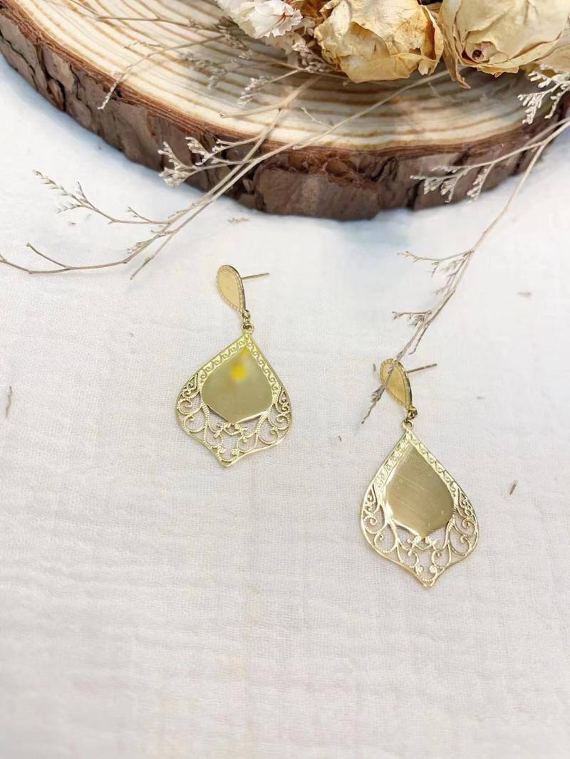 Mayorista Lolilota - Arete con colgante de arabesco
