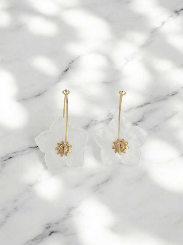 Wholesaler Lolilota - hoop earring flower resin white