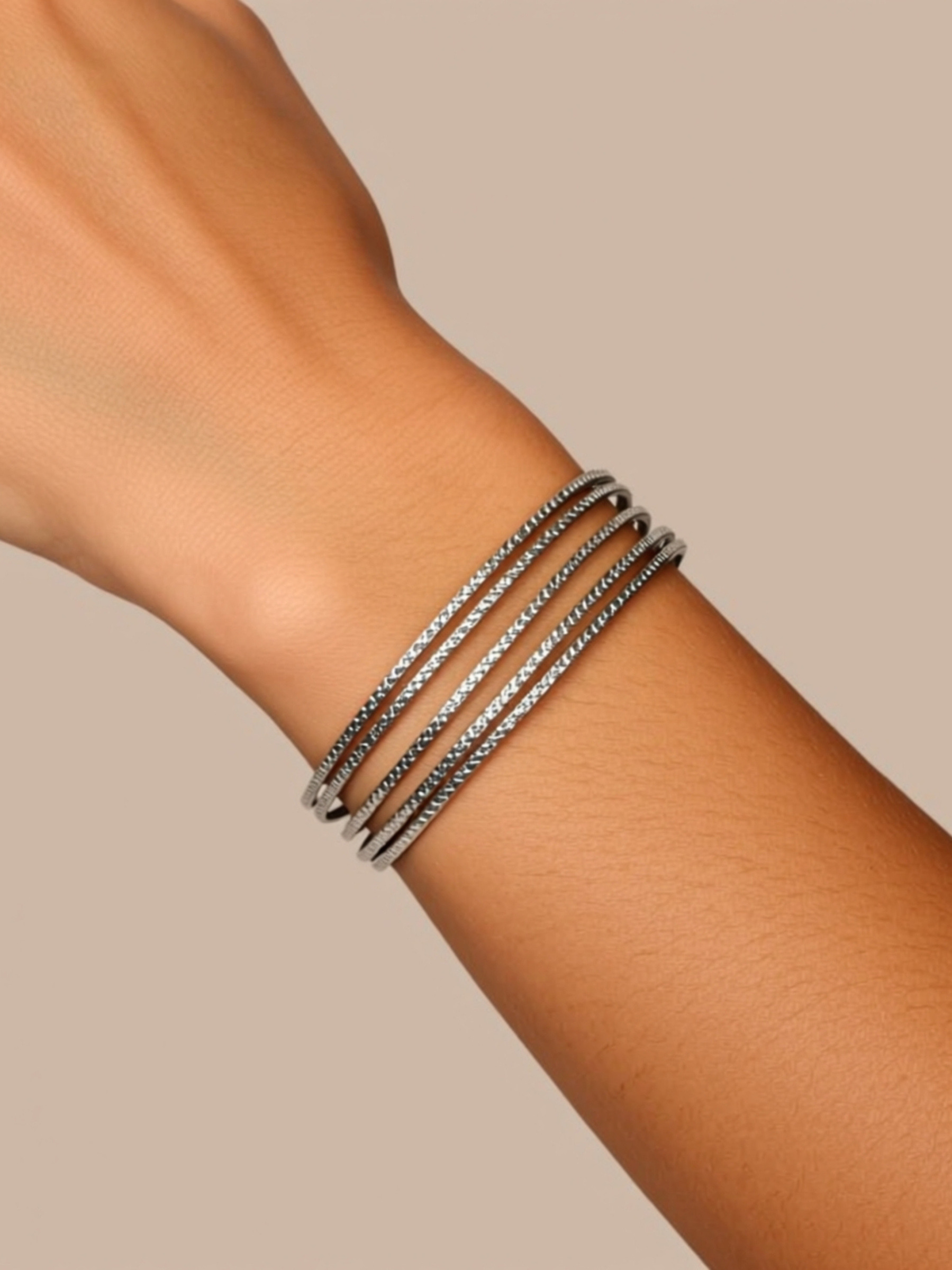 Wholesaler Lolilota - BANGLE MULTI ROW HAMMERED