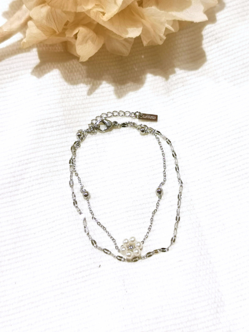 Mayorista Lolilota - Pulsera de acero con dos hileras de flores y perlas artificiales