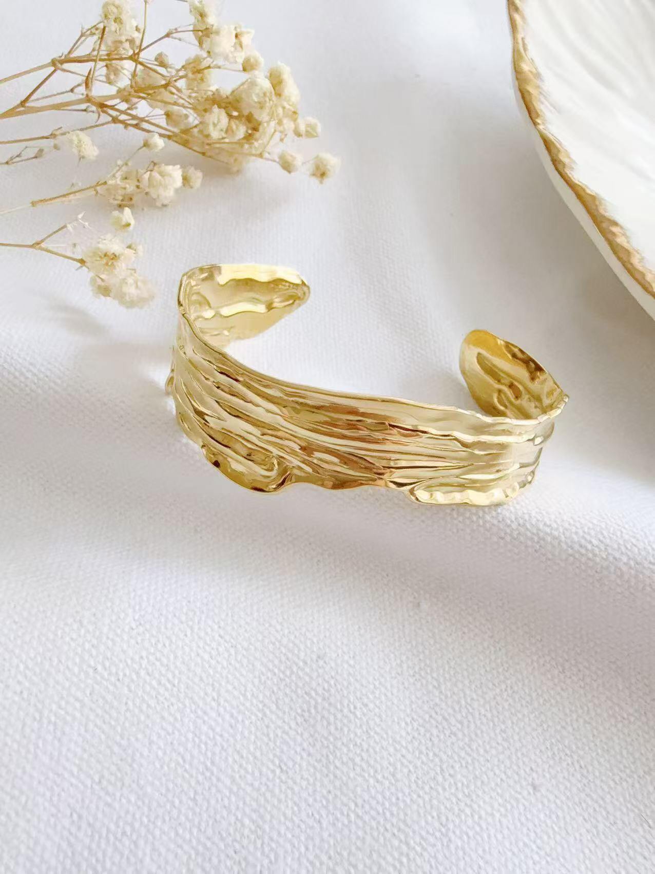 Grossiste Lolilota - bracelet manchette martelé