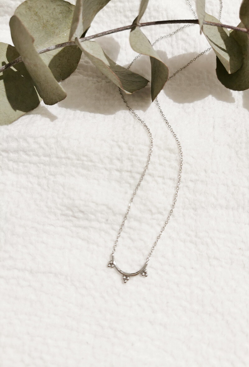 Grossiste Lolilota - COLLIER DEMI CERCLE EN ACIER INOXYDABLE
