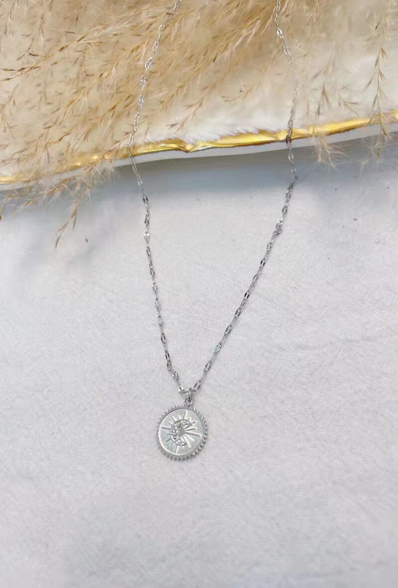 Wholesaler Lolilota - NECKLACE MEDALLION MOON/SUN