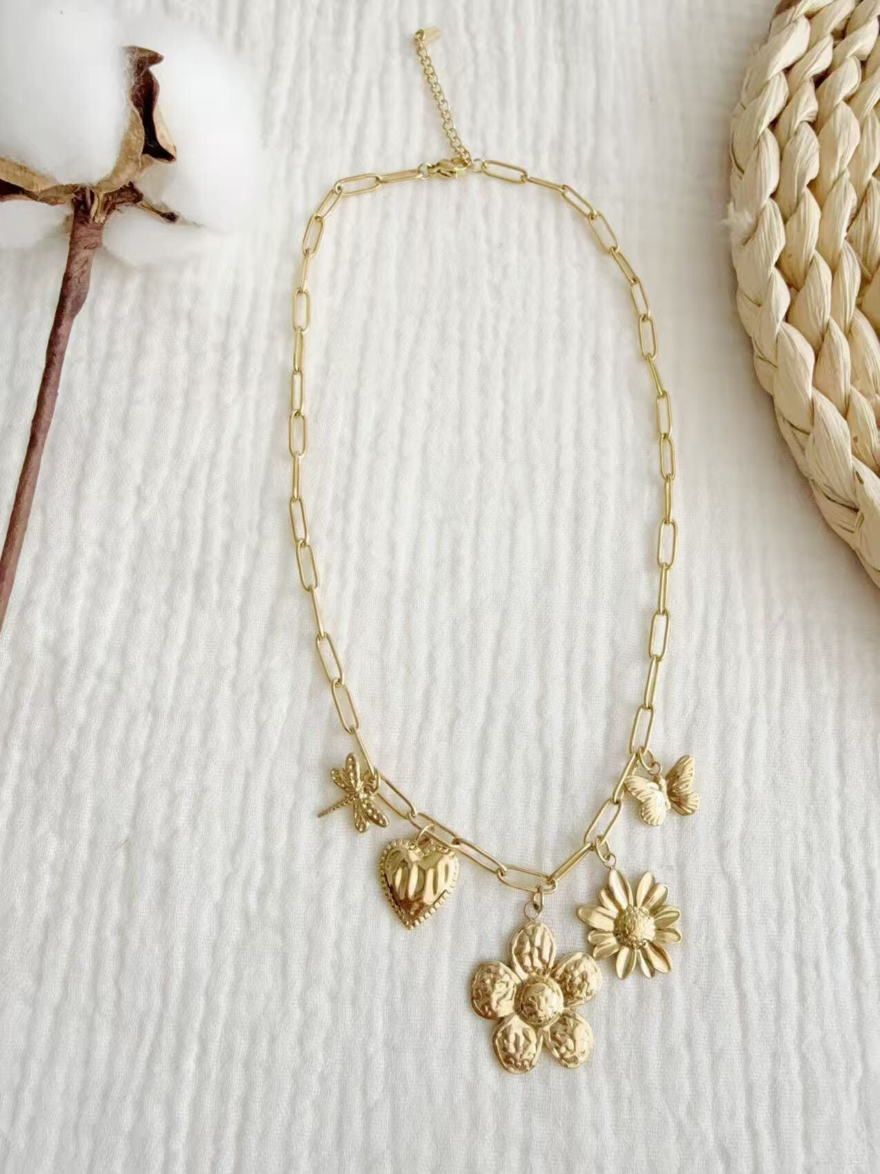 Grossiste Lolilota - collier pampilles fleur