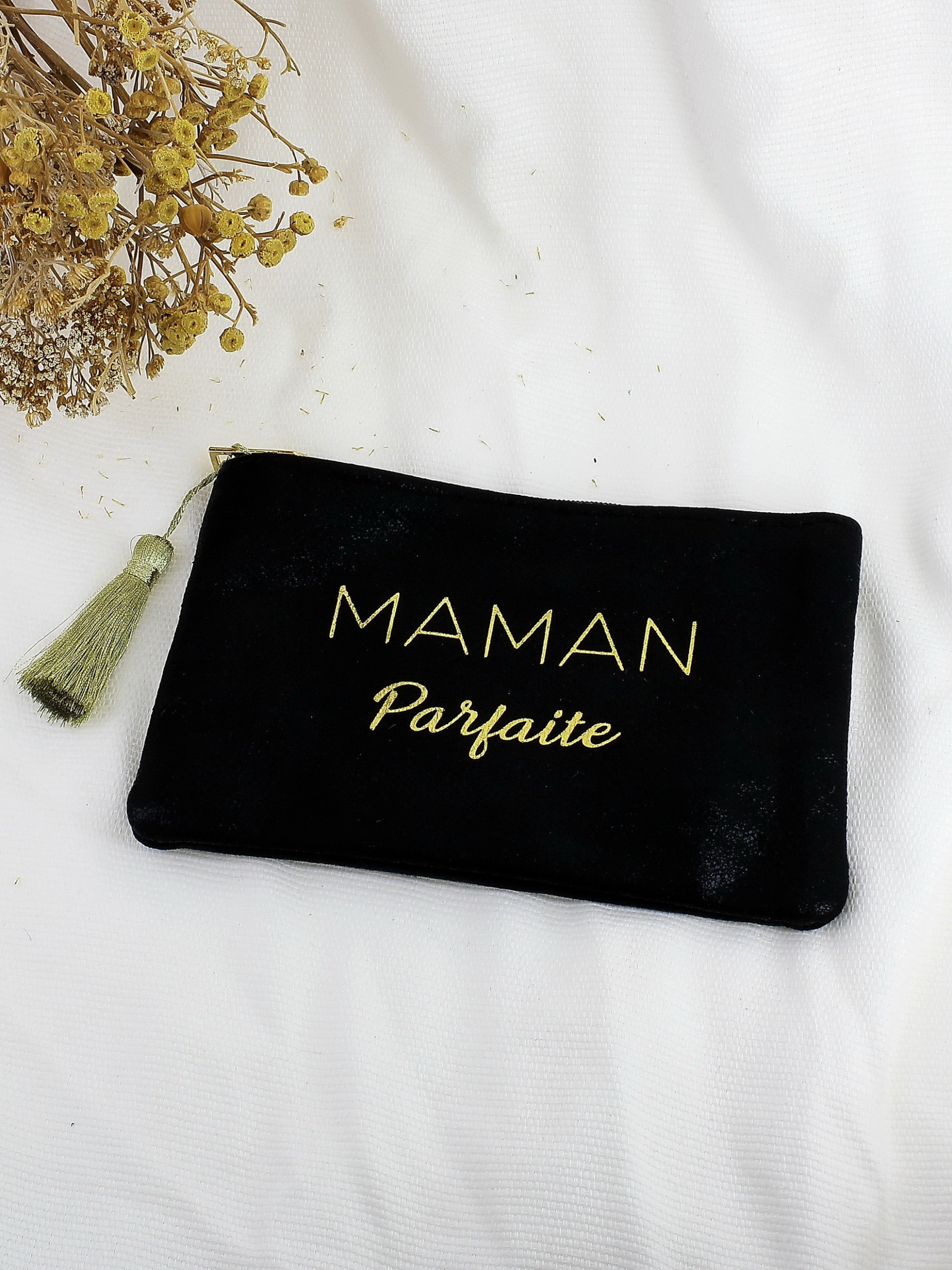 Wholesaler Lolilota - Shiny fabric pouch with the text PERFECT MOM