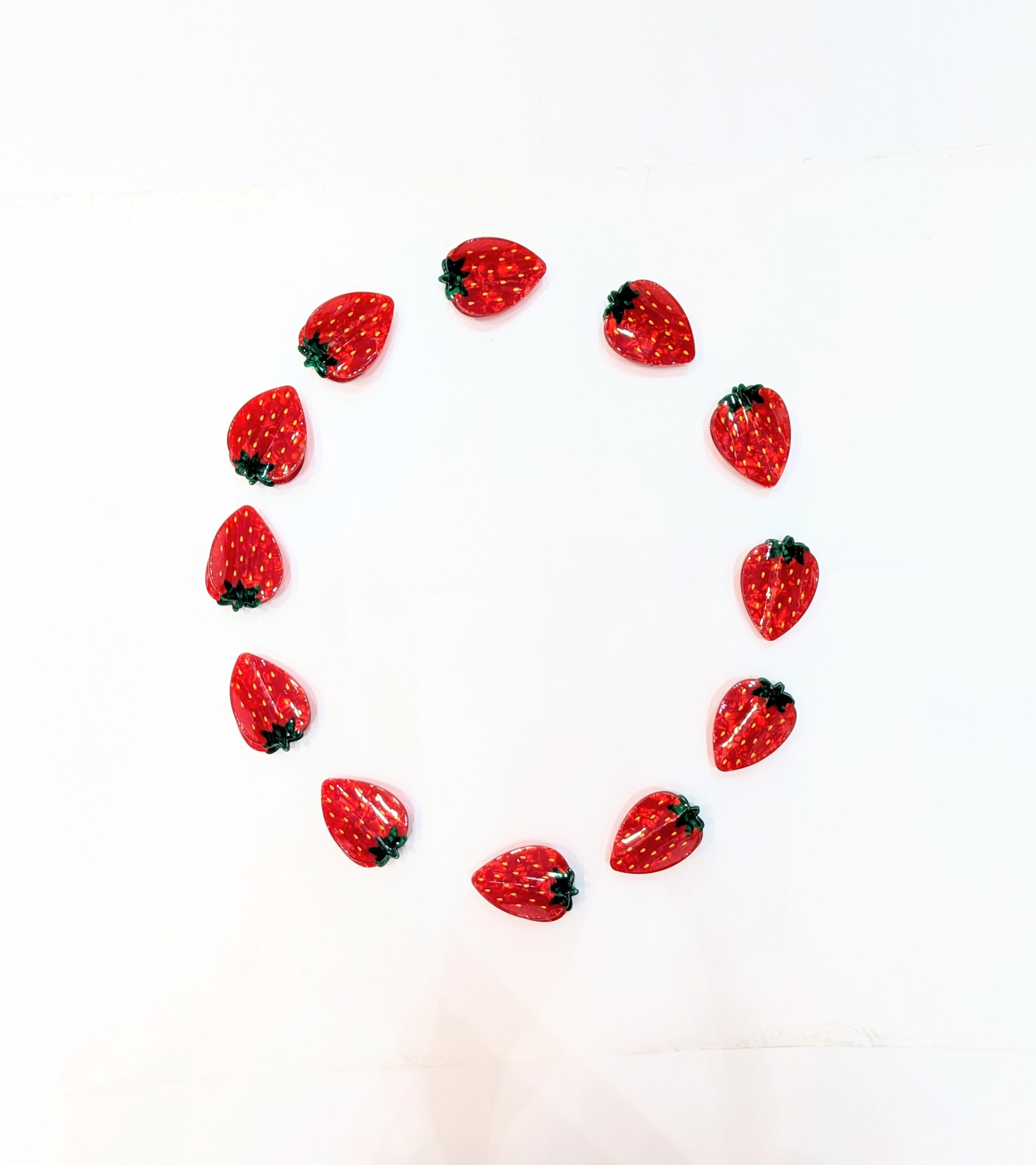 Wholesaler Lolo & Yaya - Pack of 12 pcs cherry hair clips, unit € 50 50
