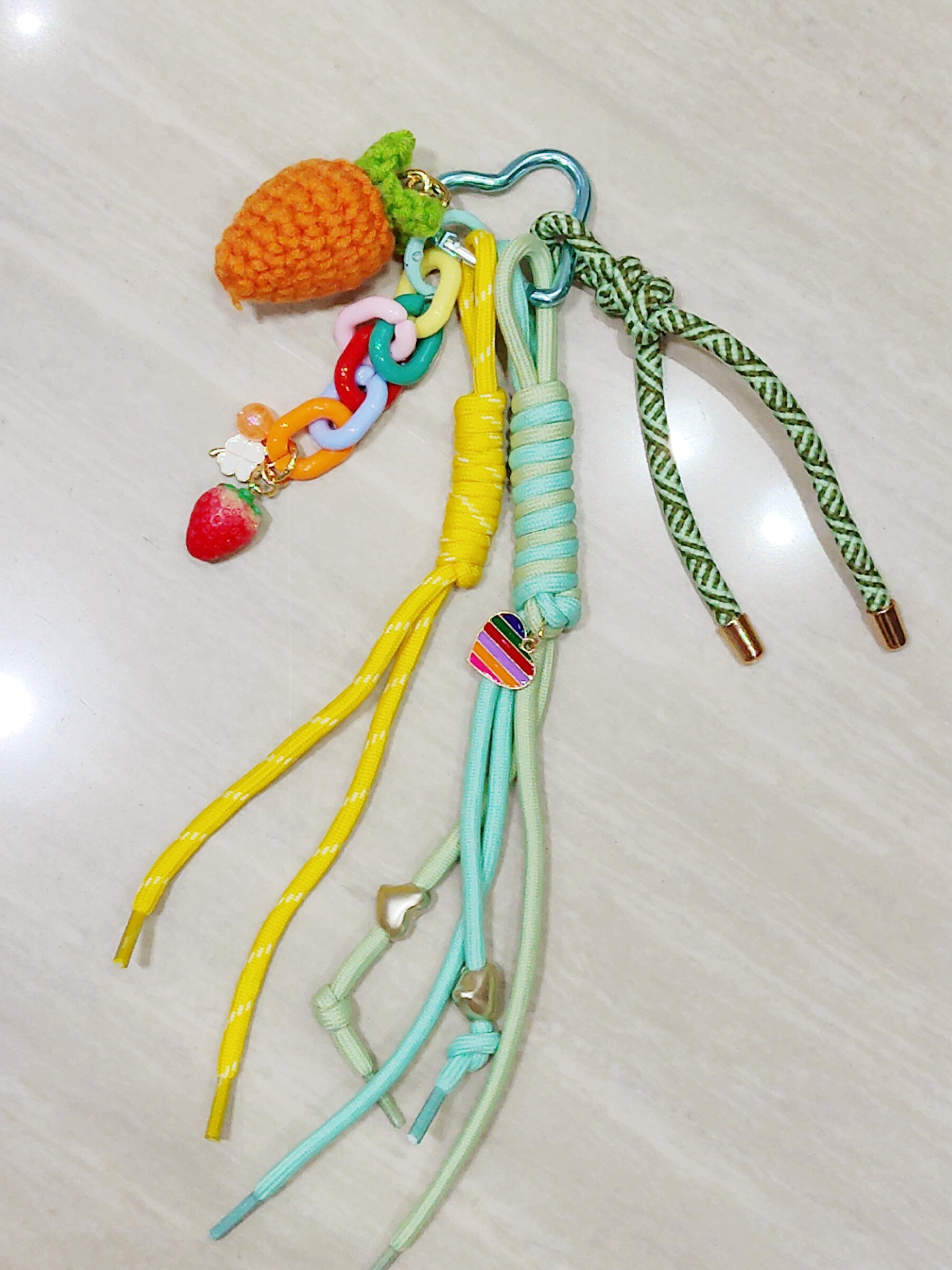 Grossiste Lolo & Yaya - Porte clé fantaisie Carotte crochet