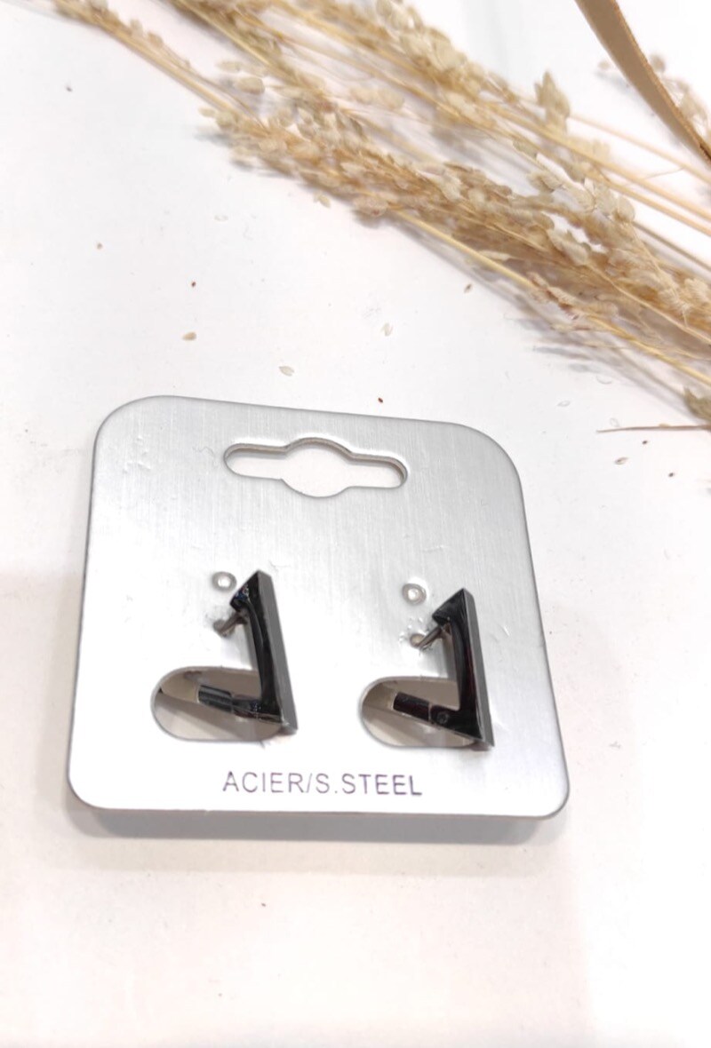 Grossiste LOLO & YAYA - Boucles d’oreilles géométrique triangle en acier inoxydable