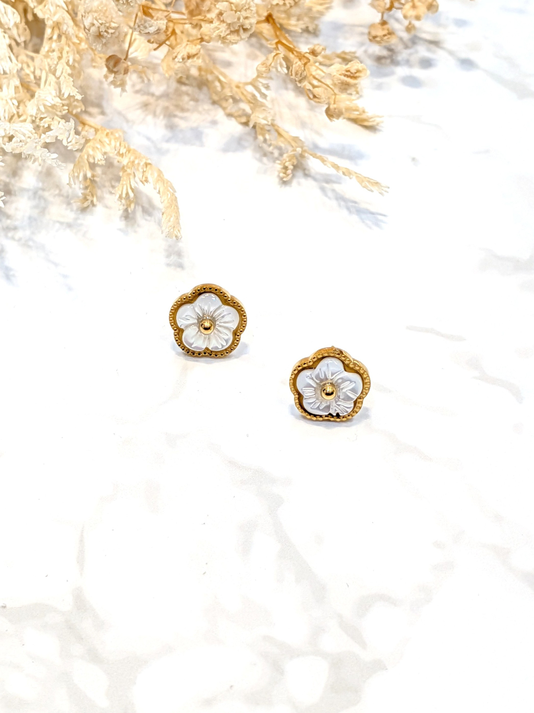 Wholesaler LOLO & YAYA - Boucles d’oreilles Marguerites en acier inoxydable