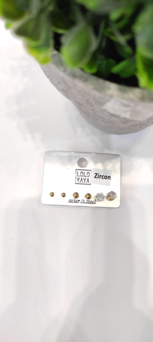 Grossiste LOLO & YAYA - Boucles d’oreilles puces trio en acier inoxydable