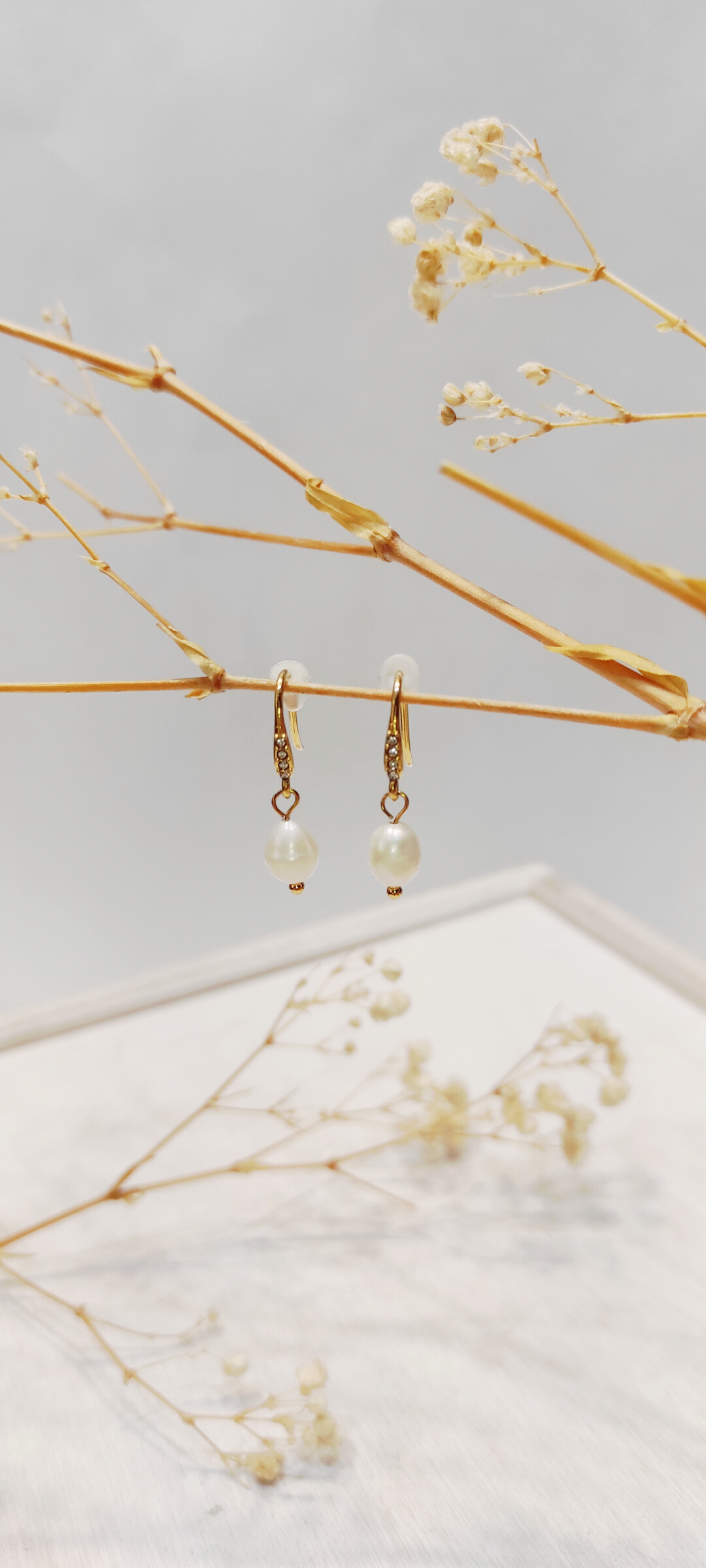 Grossiste Lolo & Yaya - Boucles d'oreilles avec perle et strass Emilia en acier inoxydable