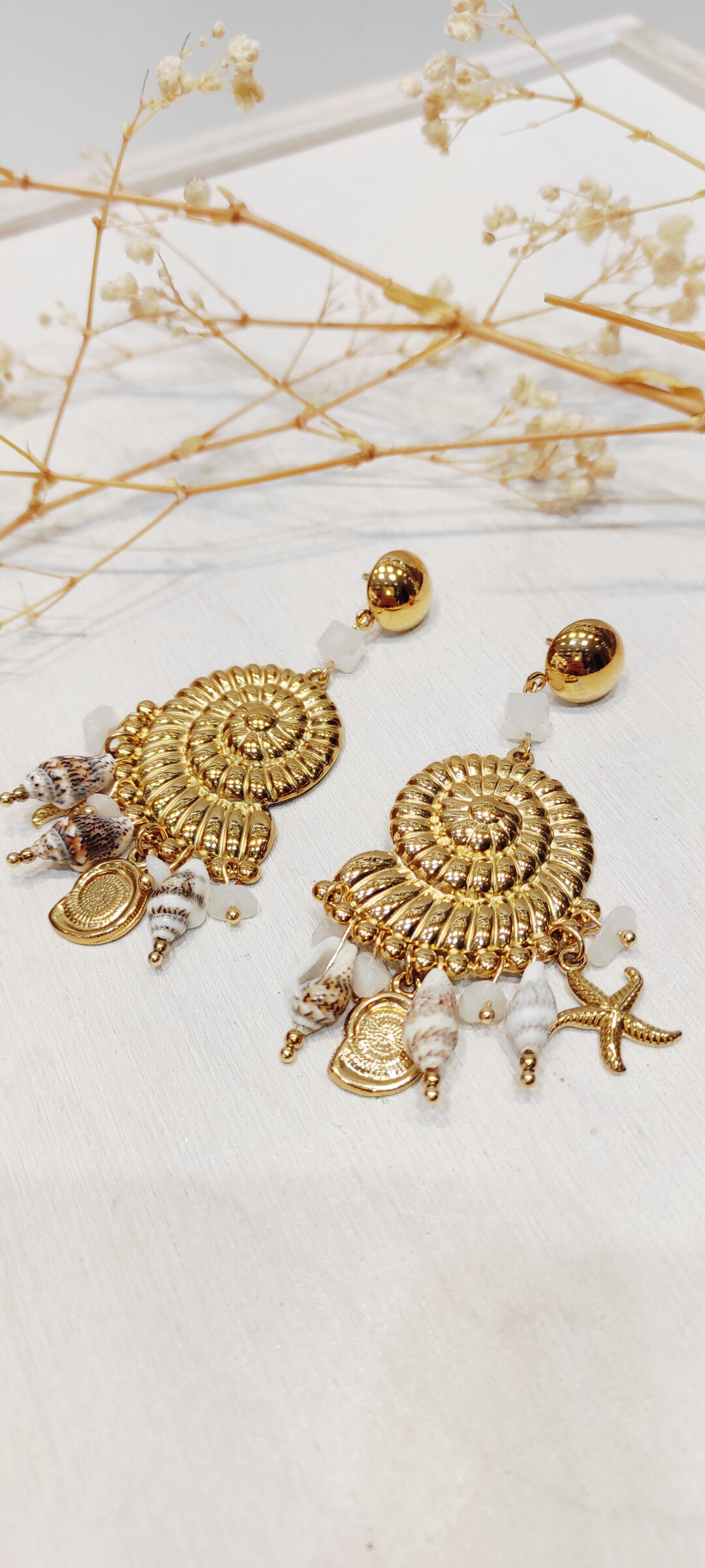 Grossiste Lolo & Yaya - Boucles d'oreilles coquillage Shella en acier inoxydable