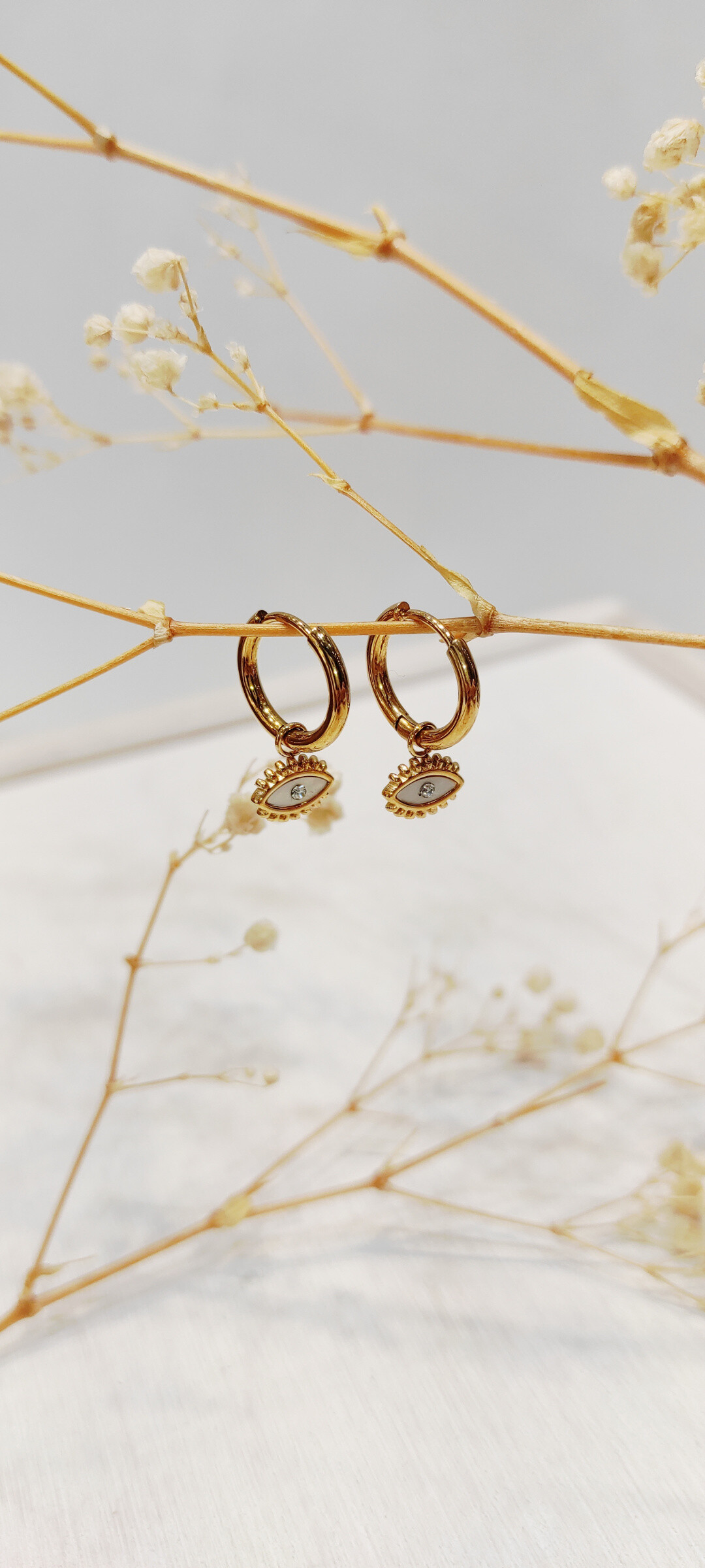Grossiste Lolo & Yaya - Boucles d’oreilles oeil nacré et strass Sawa en acier inoxydable