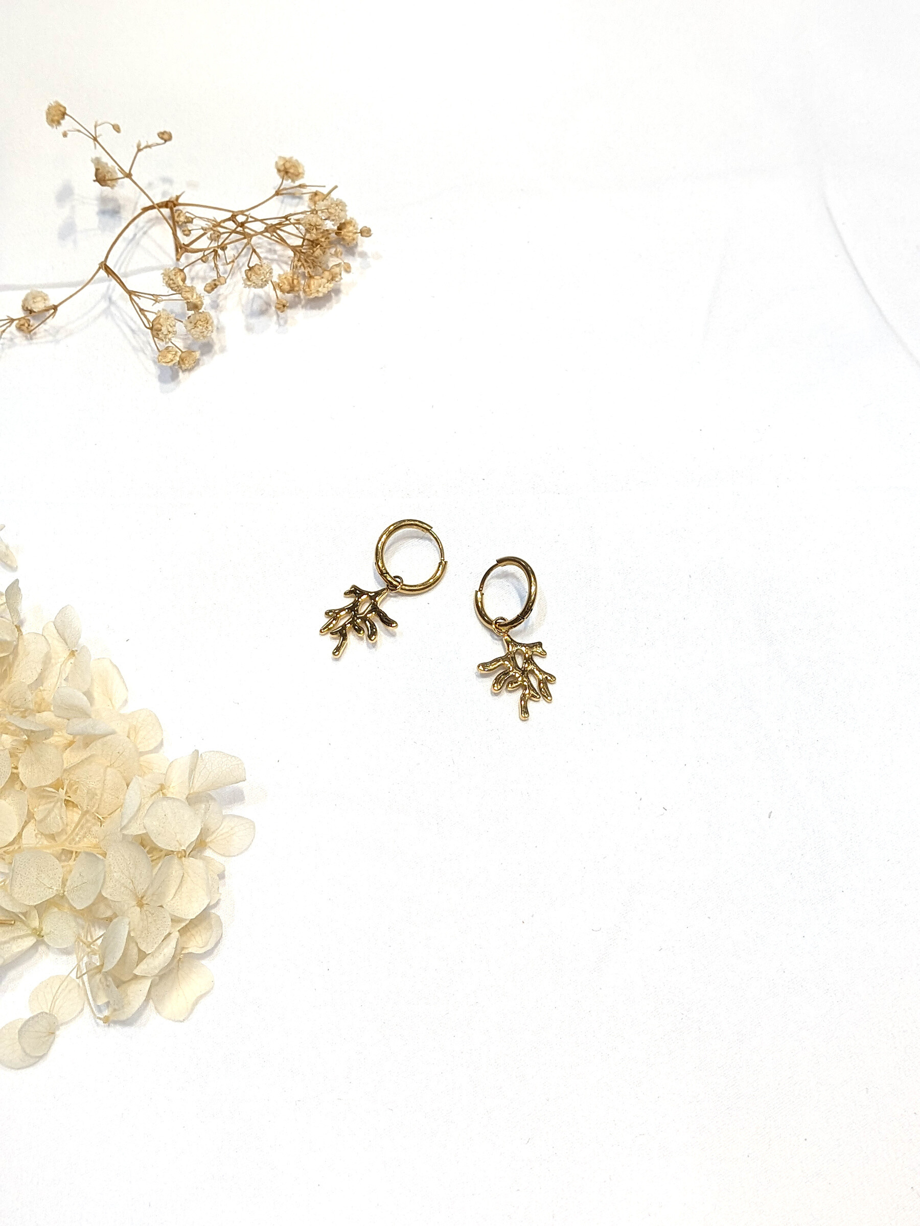 Wholesaler Lolo & Yaya - Krelin coral earrings in stainless steel
