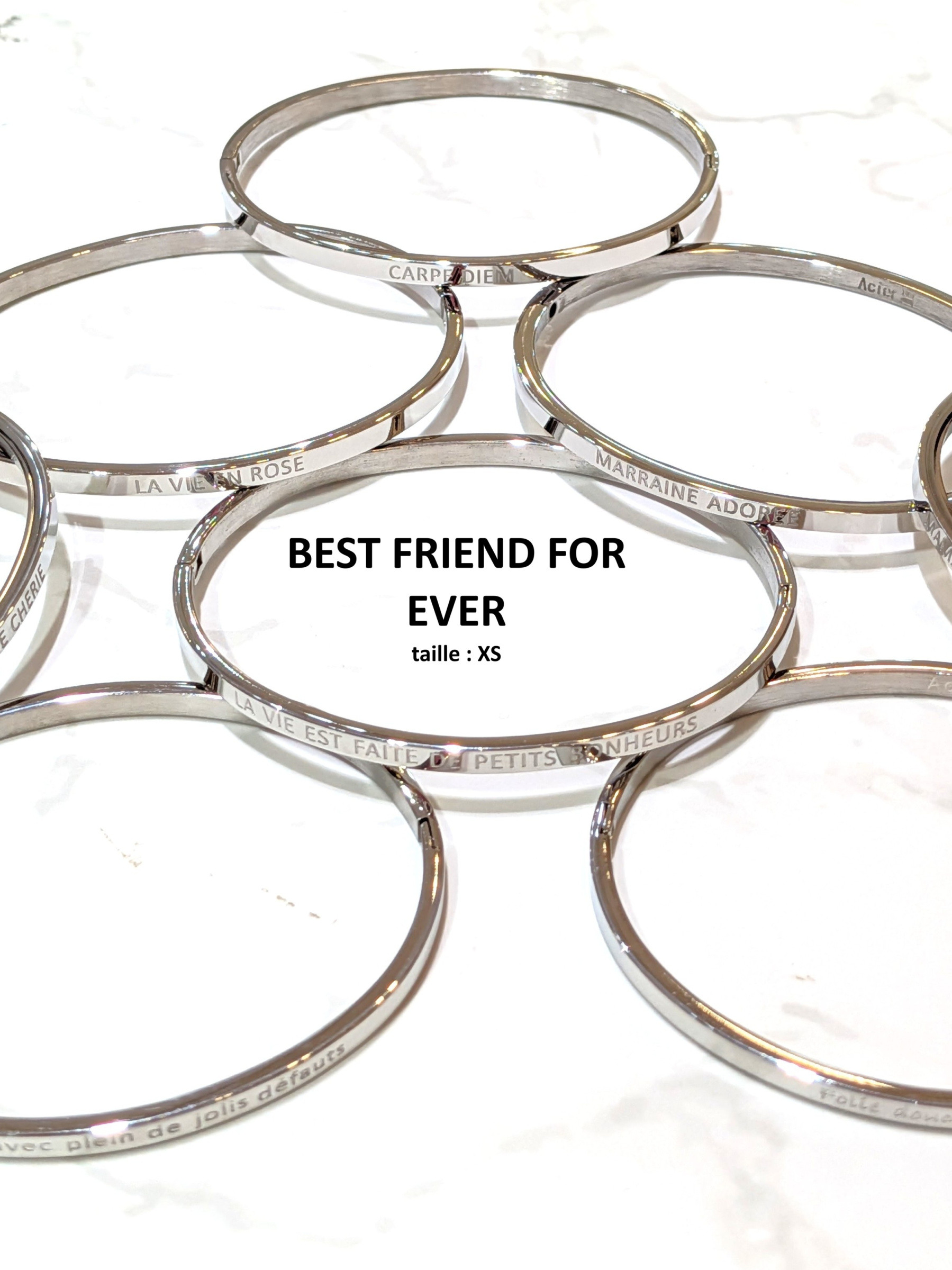 Grossiste LOLO & YAYA - Bracelet Jonc enfant en Acier avec Message "BEST FRIEND FOR EVER "