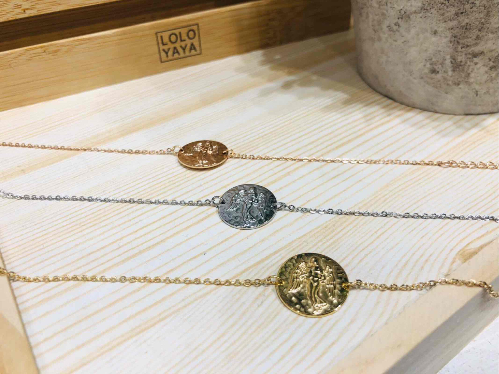 Grossiste LOLO & YAYA - Bracelet Astro " Vierge ♍ " en Acier inoxydable