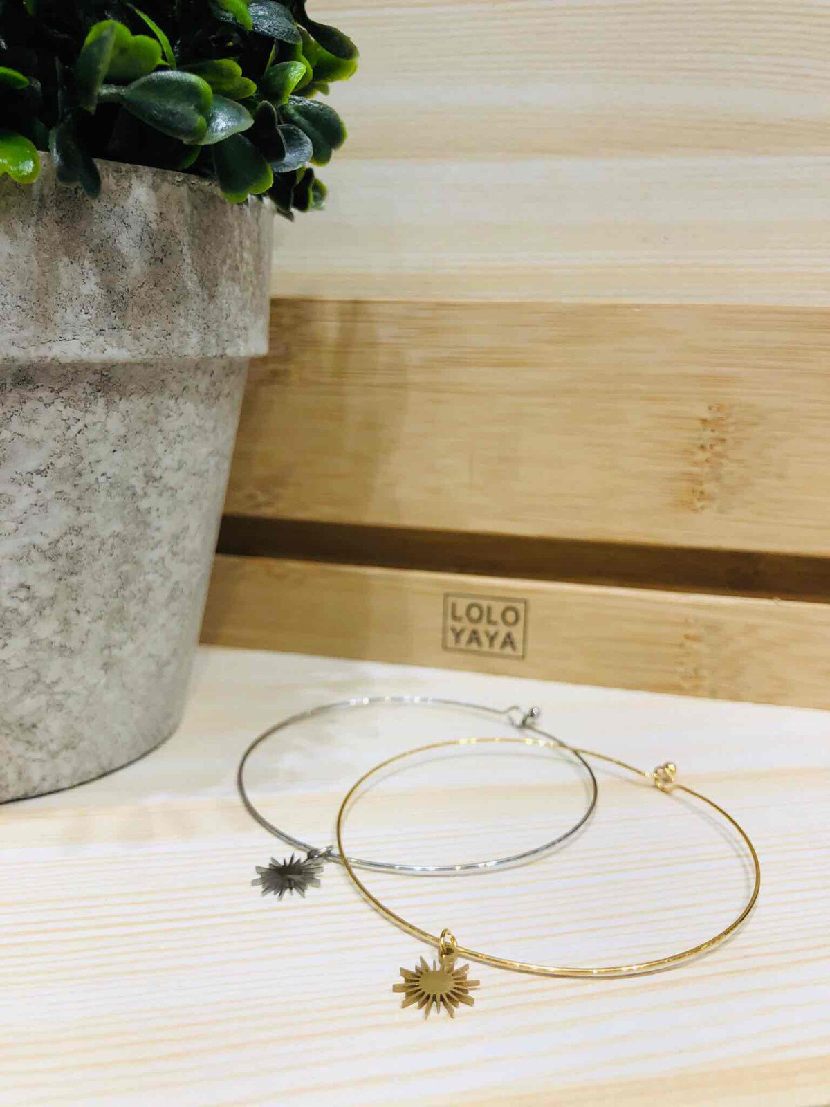 Grossiste LOLO & YAYA - Bracelet Jonc fin Stella en Acier inoxydable