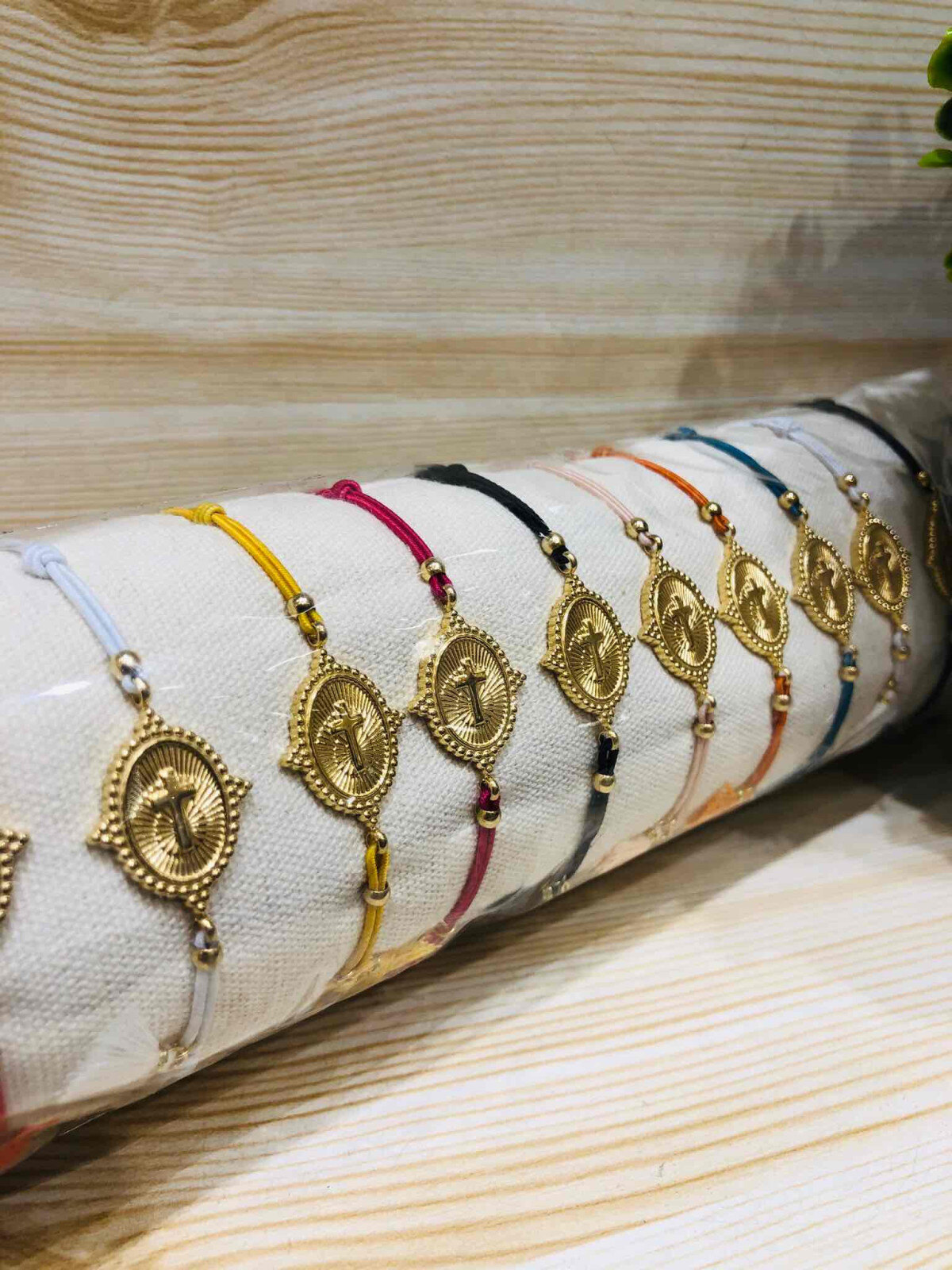 Mayorista LOLO & YAYA - Pulsera elástica en Cojín Cruz M