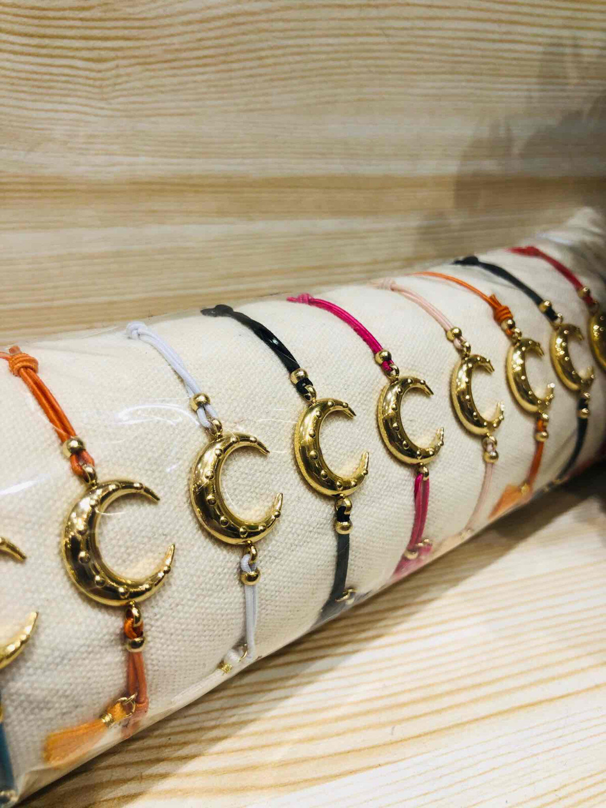 Grossiste LOLO & YAYA - Bracelet élastique sur Coussin Luna