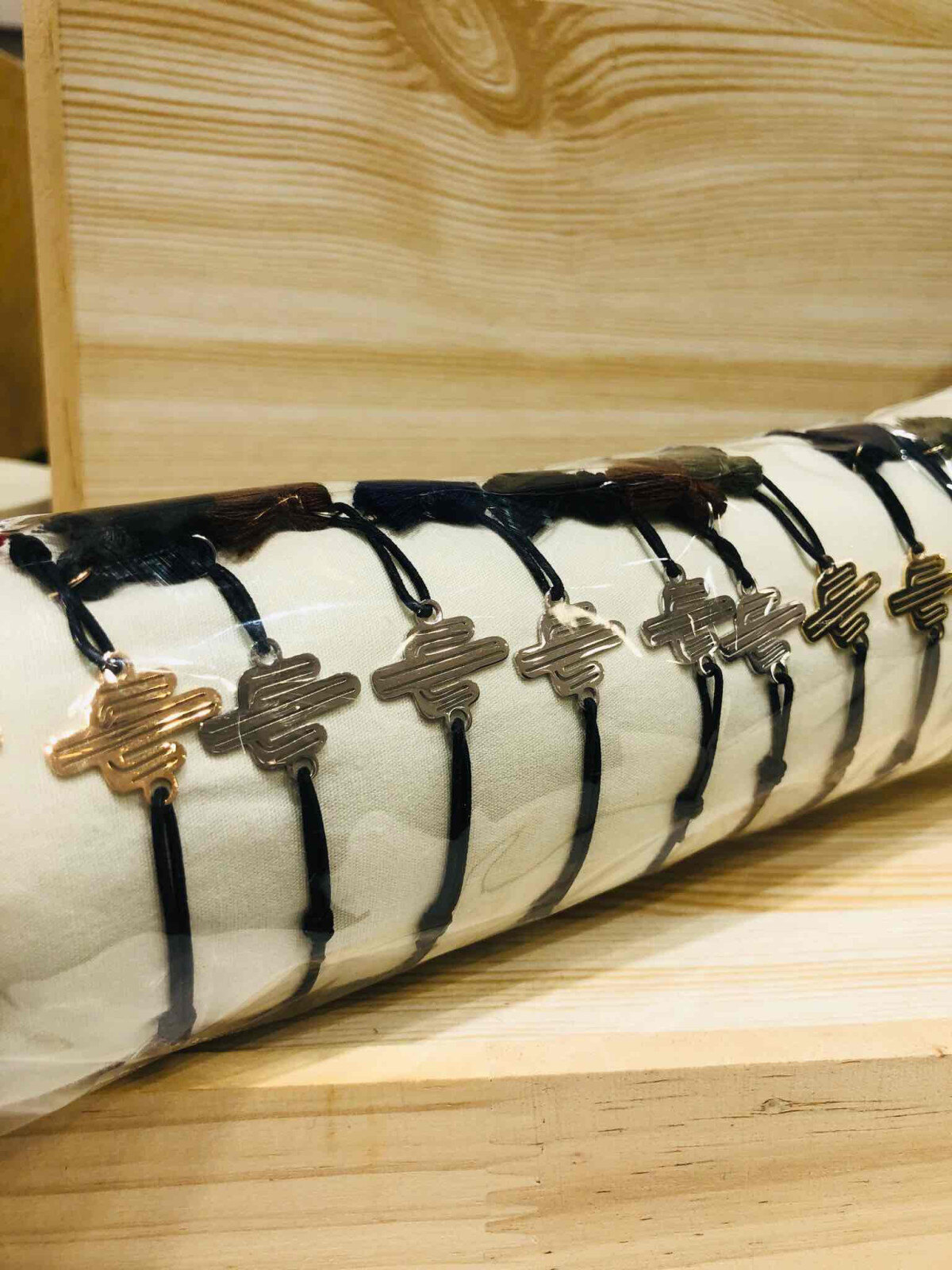Grossiste LOLO & YAYA - Bracelet réglable sur Coussin