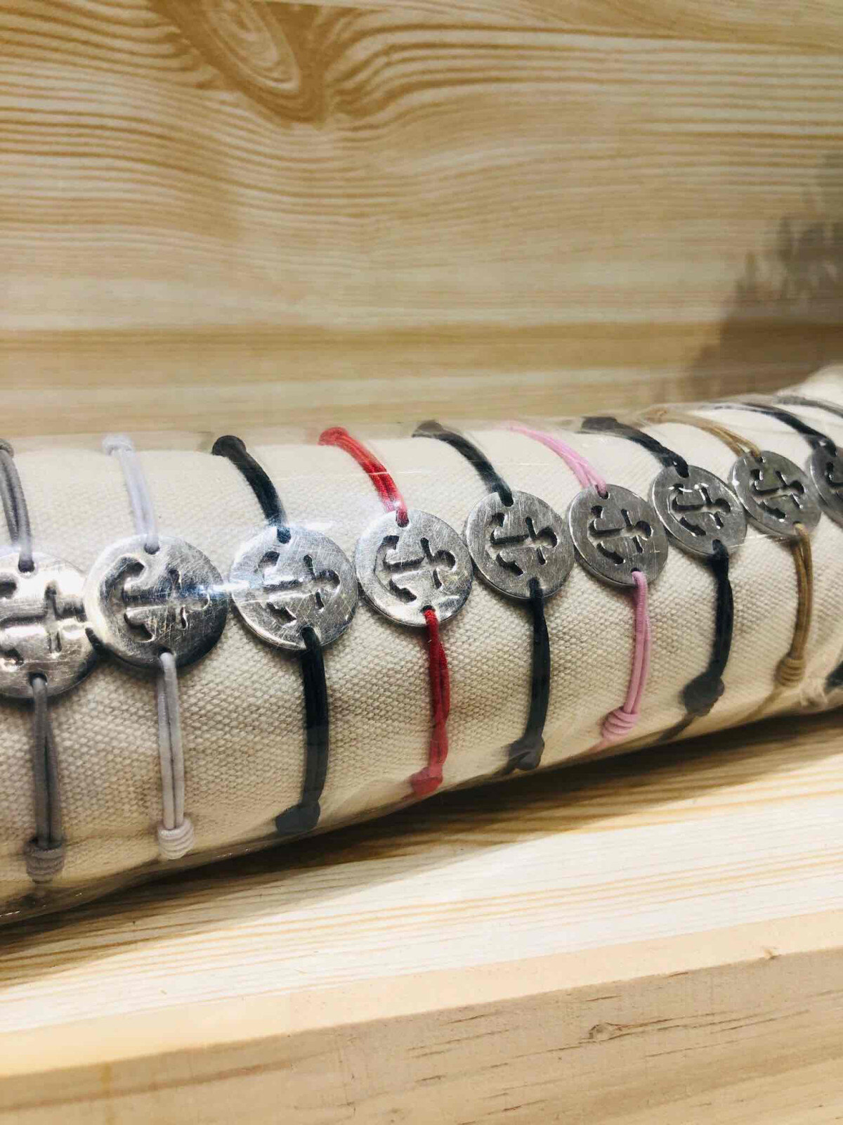 Grossiste LOLO & YAYA - Bracelet réglable sur Coussin