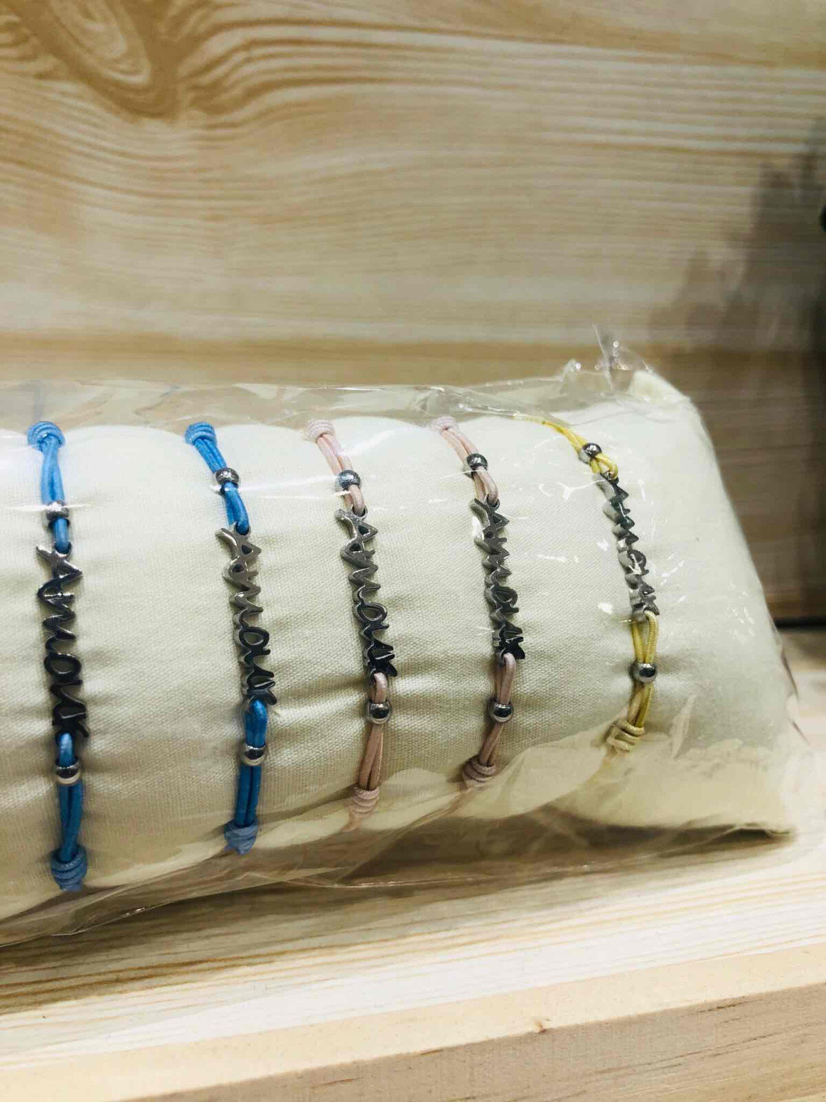 Wholesaler LOLO & YAYA - Cushion Bracelet message "Amour"