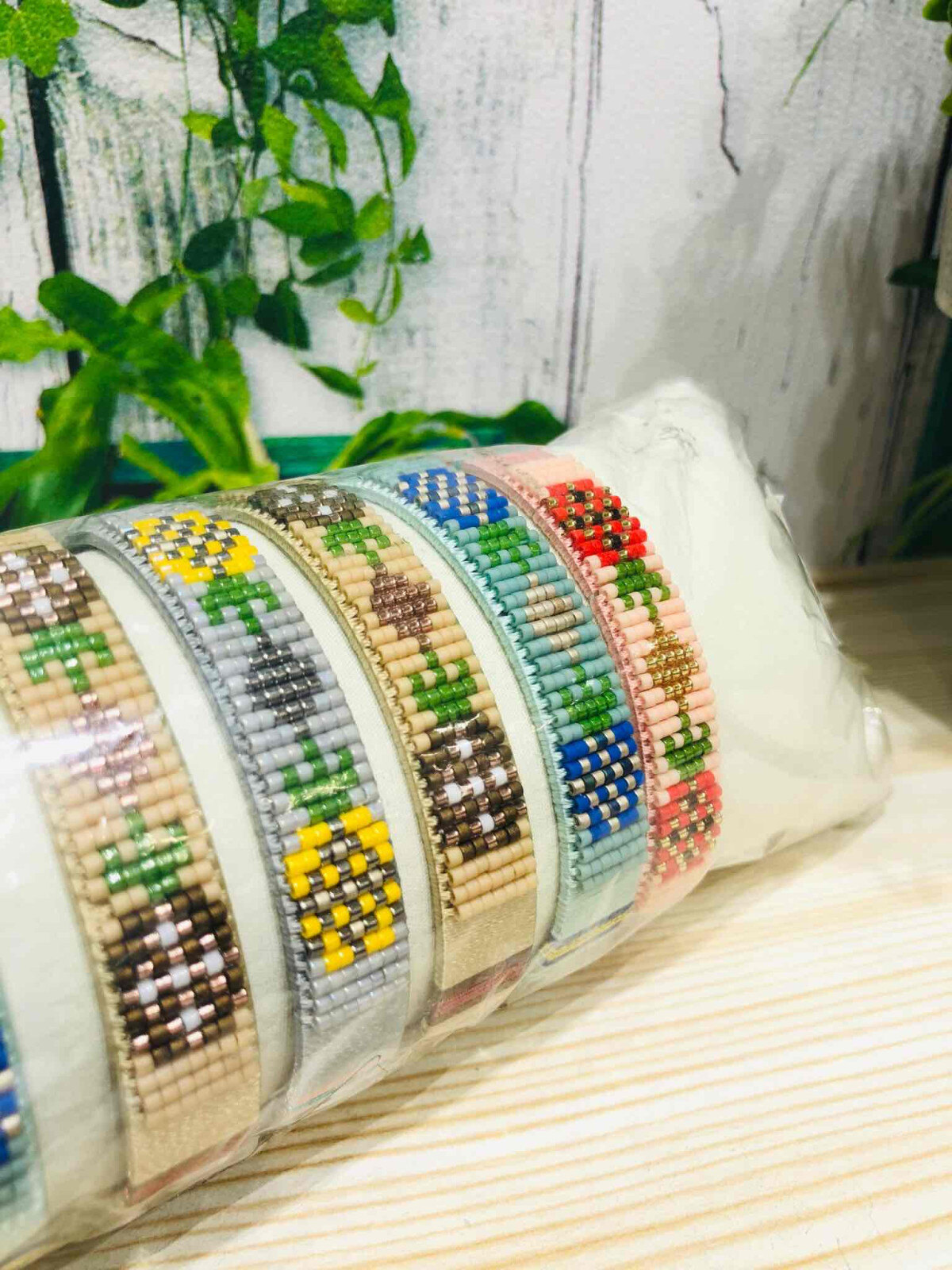 Grossiste LOLO & YAYA - Bracelet Ananas sur Coussin Acier Inoxydable