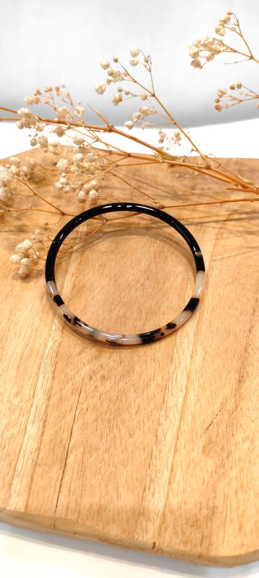 Wholesaler Lolo & Yaya - Rigid Justyna leopard bangle bracelet in resin