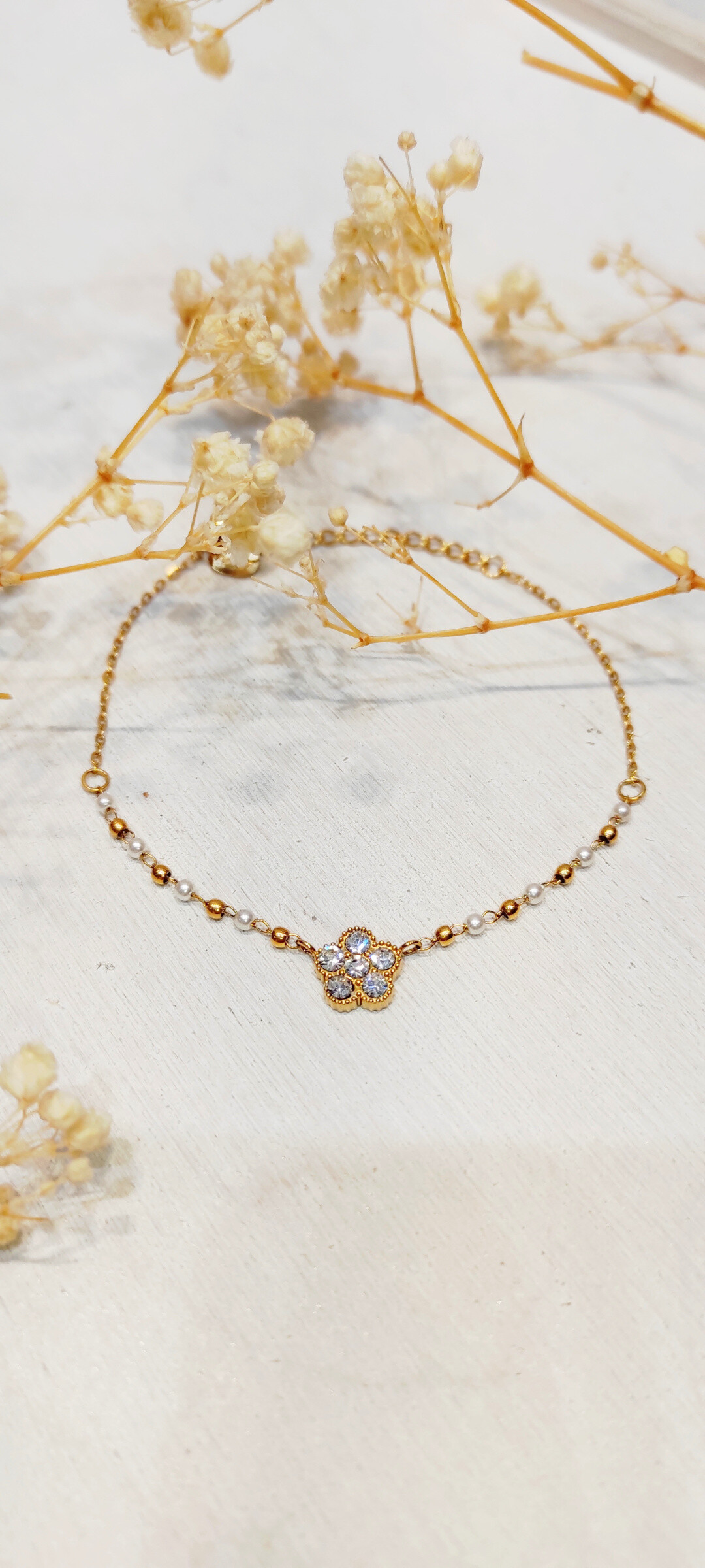 Grossiste Lolo & Yaya - Bracelet avec perles et fleur en strass Freya en acier inoxydable