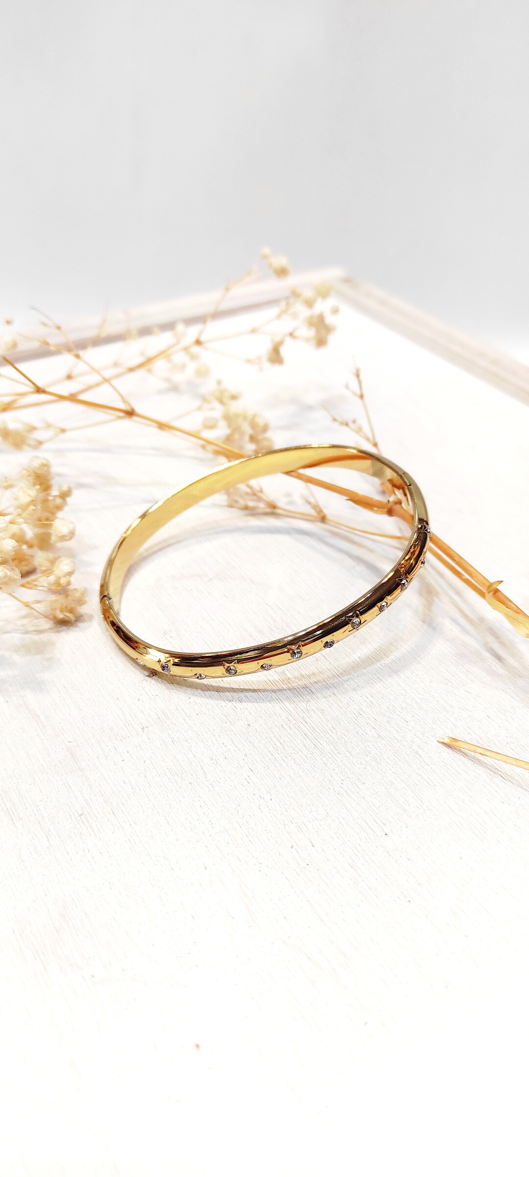 Grossiste Lolo & Yaya - Bracelet jonc rigide avec strass étoile Ximena en acier inoxydable