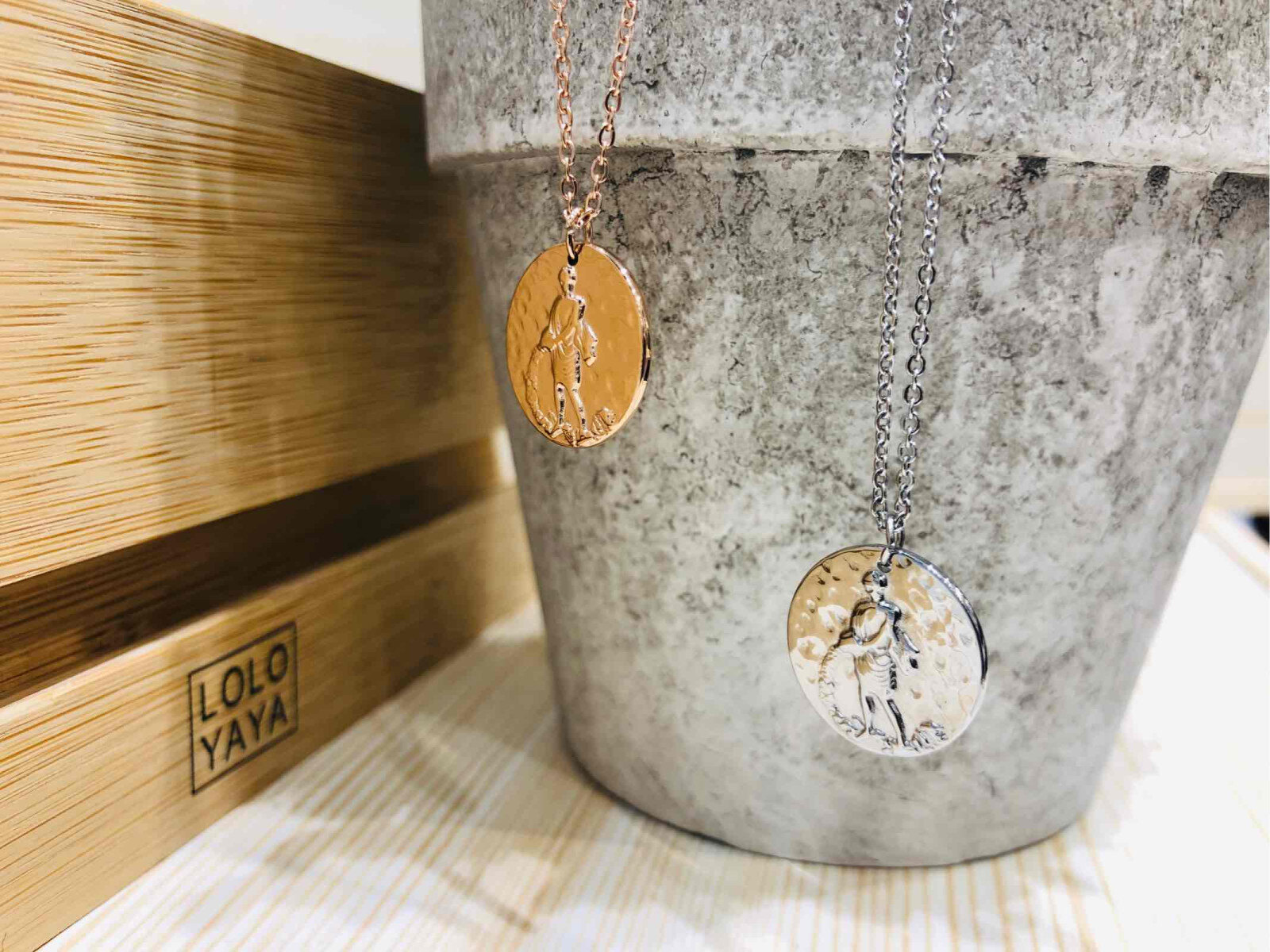 Grossiste LOLO & YAYA - Collier Astro " Verseau ♒ " en Acier inoxydable