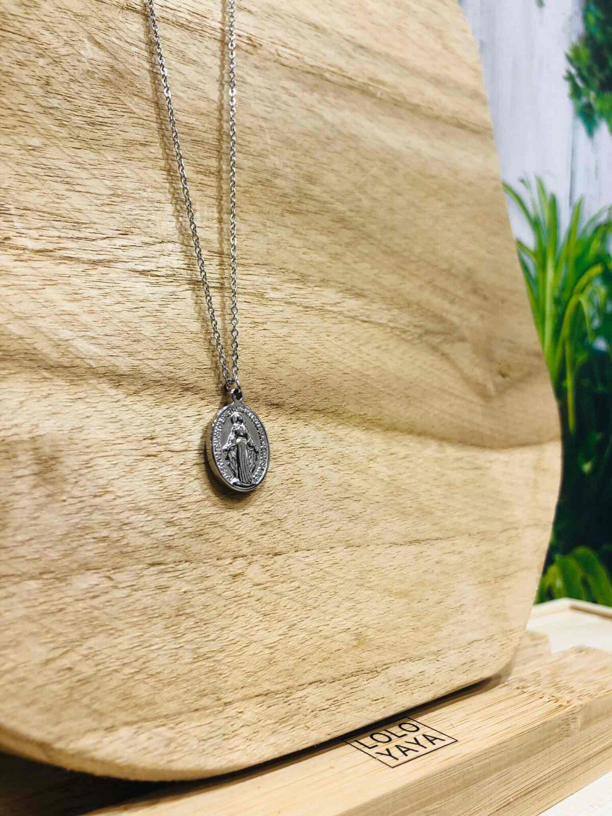 Grossiste LOLO & YAYA - Long Collier Sautoir Madone en Acier inoxydable