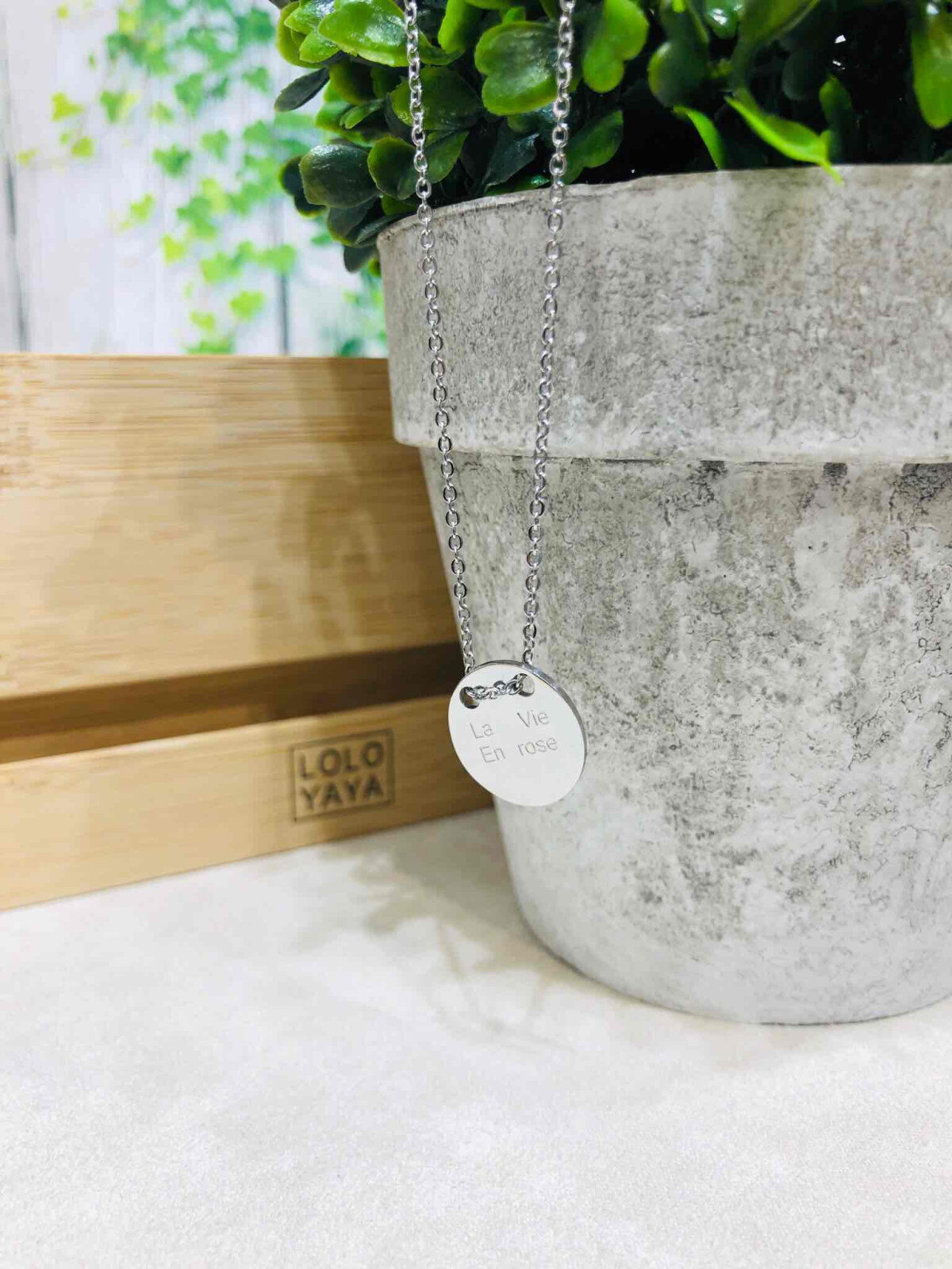 Grossiste LOLO & YAYA - Collier Chaîne avec message "La vie en Rose" en Acier inoxydable
